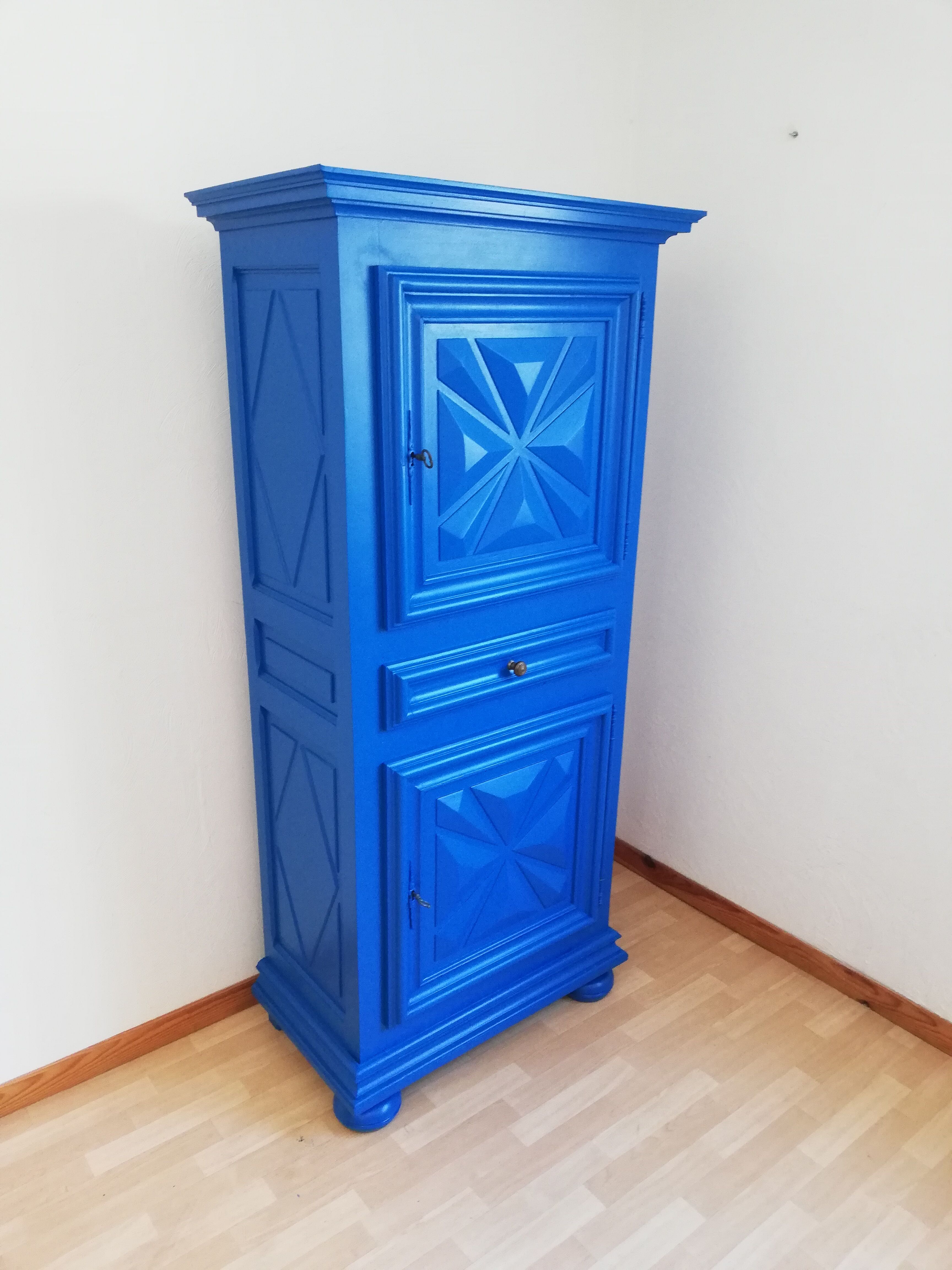 Armoire homme debout Selency