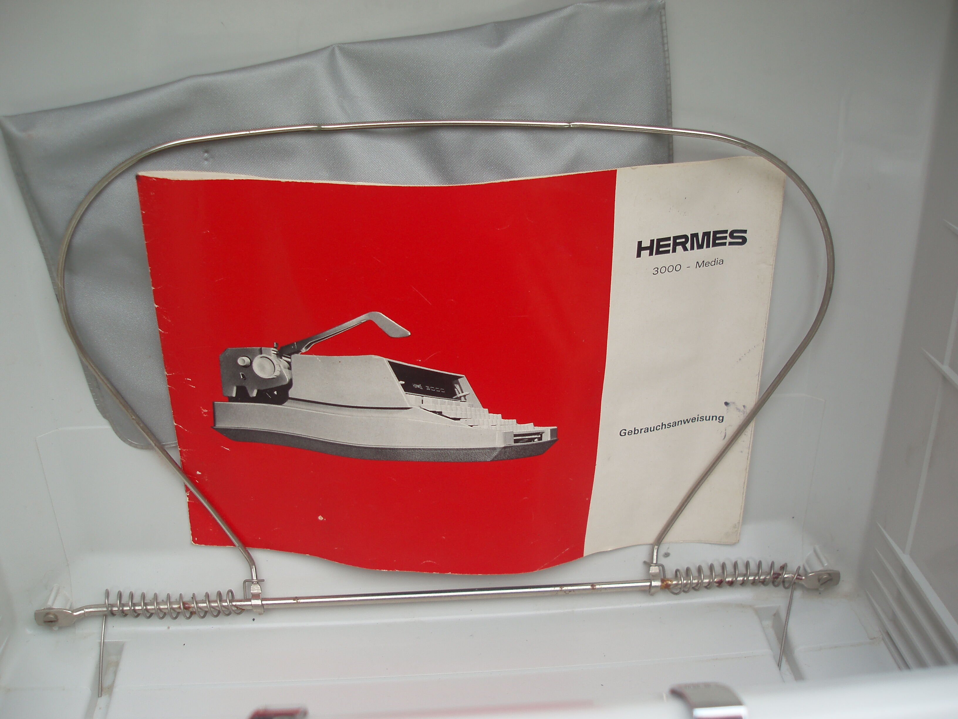 Typewriter Hermes with bag