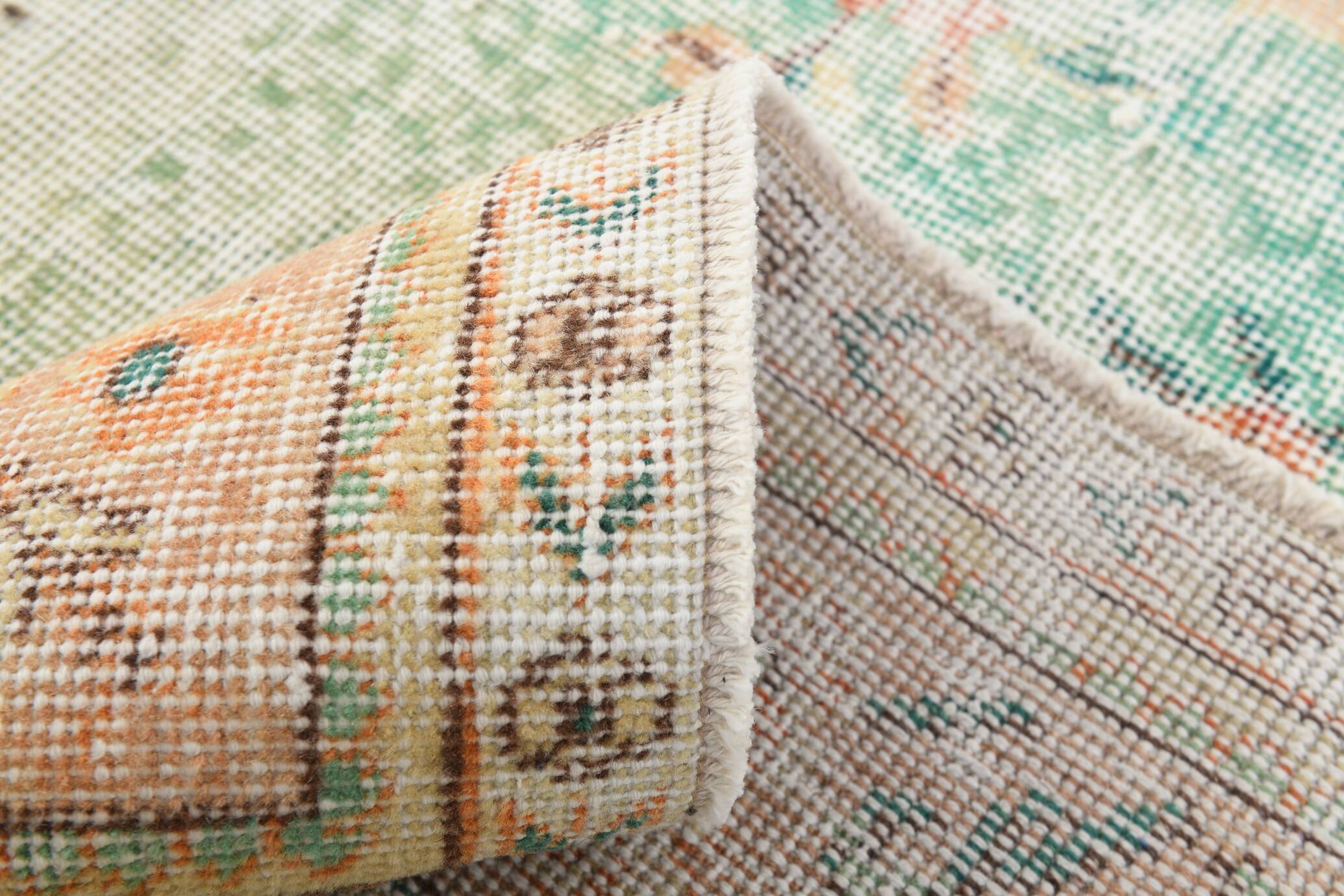 6x10 Peach Beige & Green Soft Wool Vintage Rug, 201x308Cm SK 5621