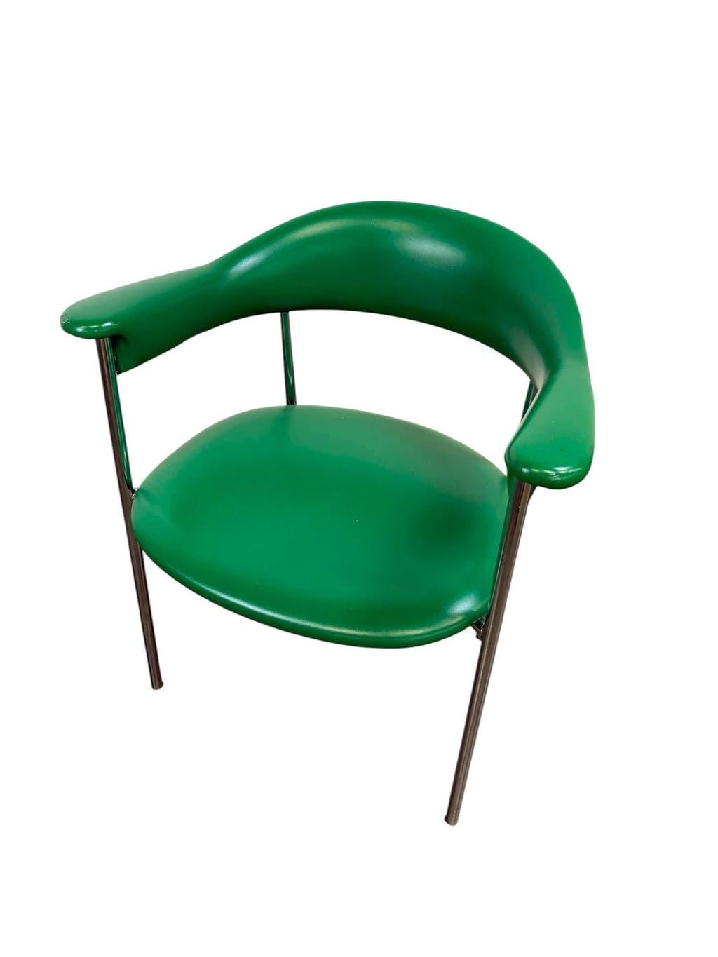 Chaise vintage chromée avec revêtement en skaï vert