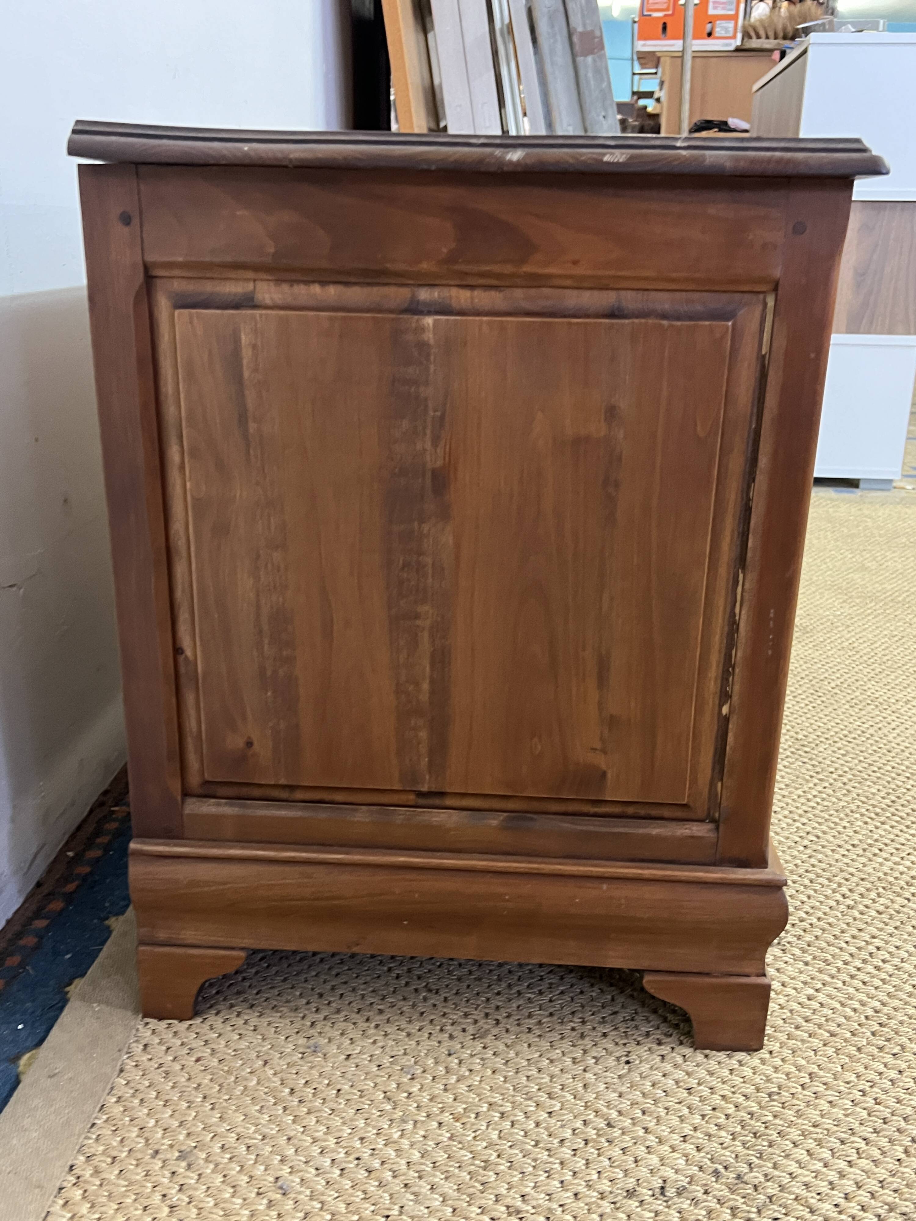 Small vintage wooden chest of drawers 3 drawers