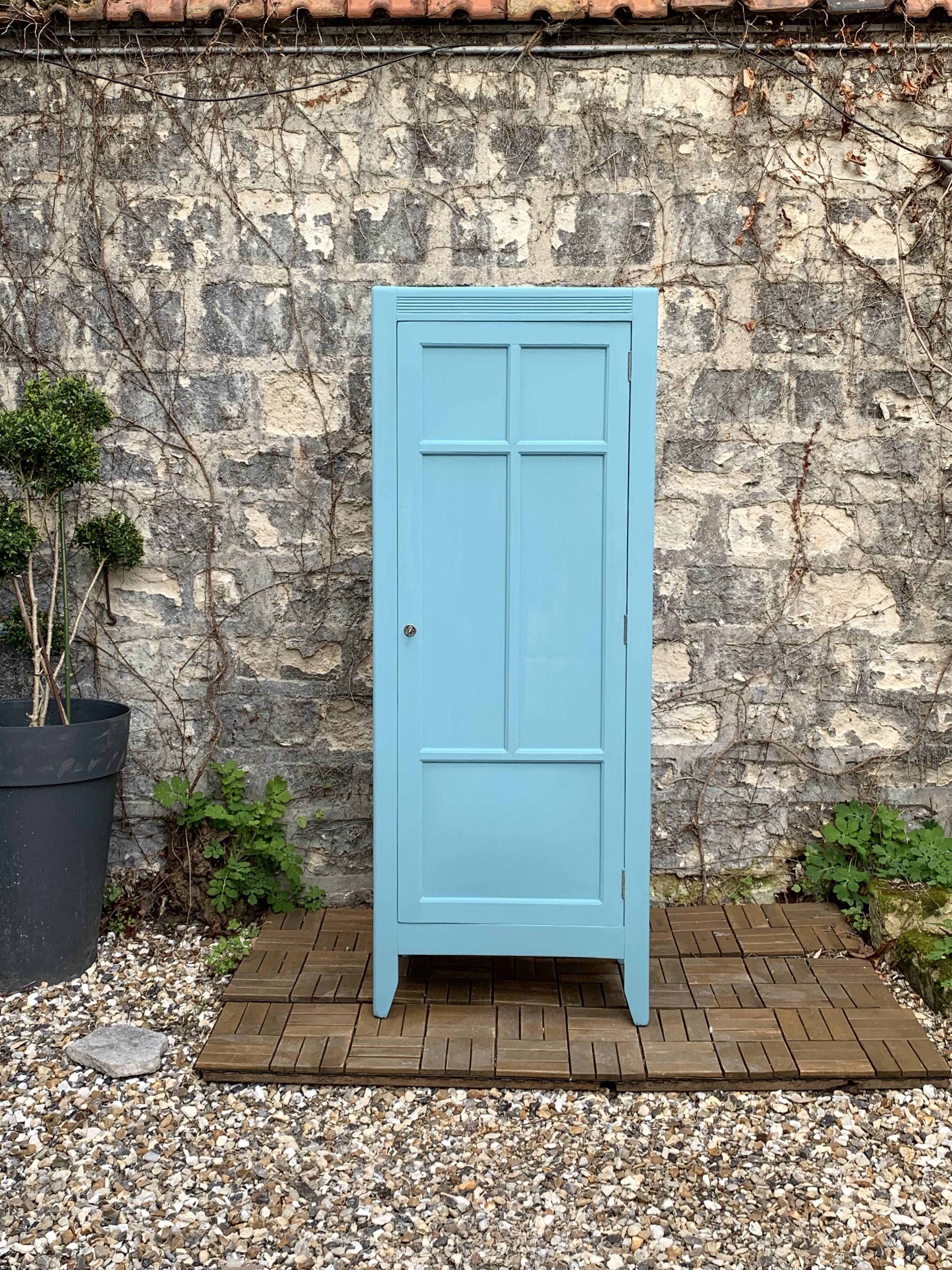 Armoire bonnetière parisienne turquoise 1940