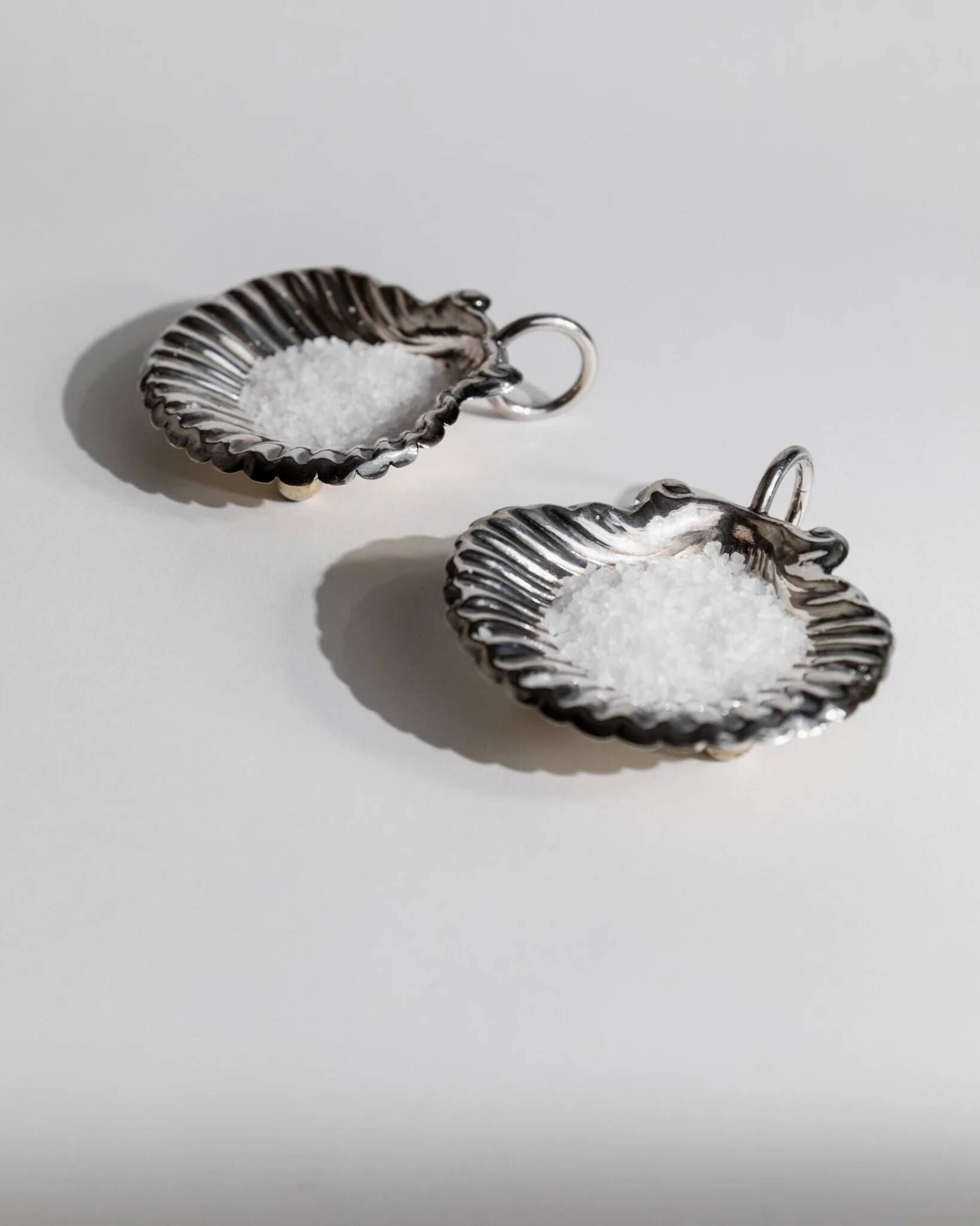 Silver-plated Shell Bowls, Set of 2, Vintage 1960s Italian Design, Silver Metal Condiment Dishes