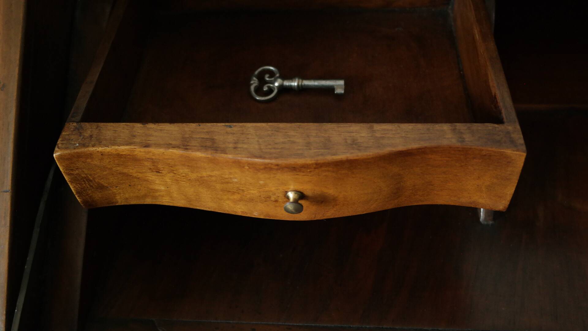 Louis XV style sloped secretary, 18th century.