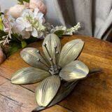 Cendriers individuels en forme de fleur, en laiton massif, années 60/7