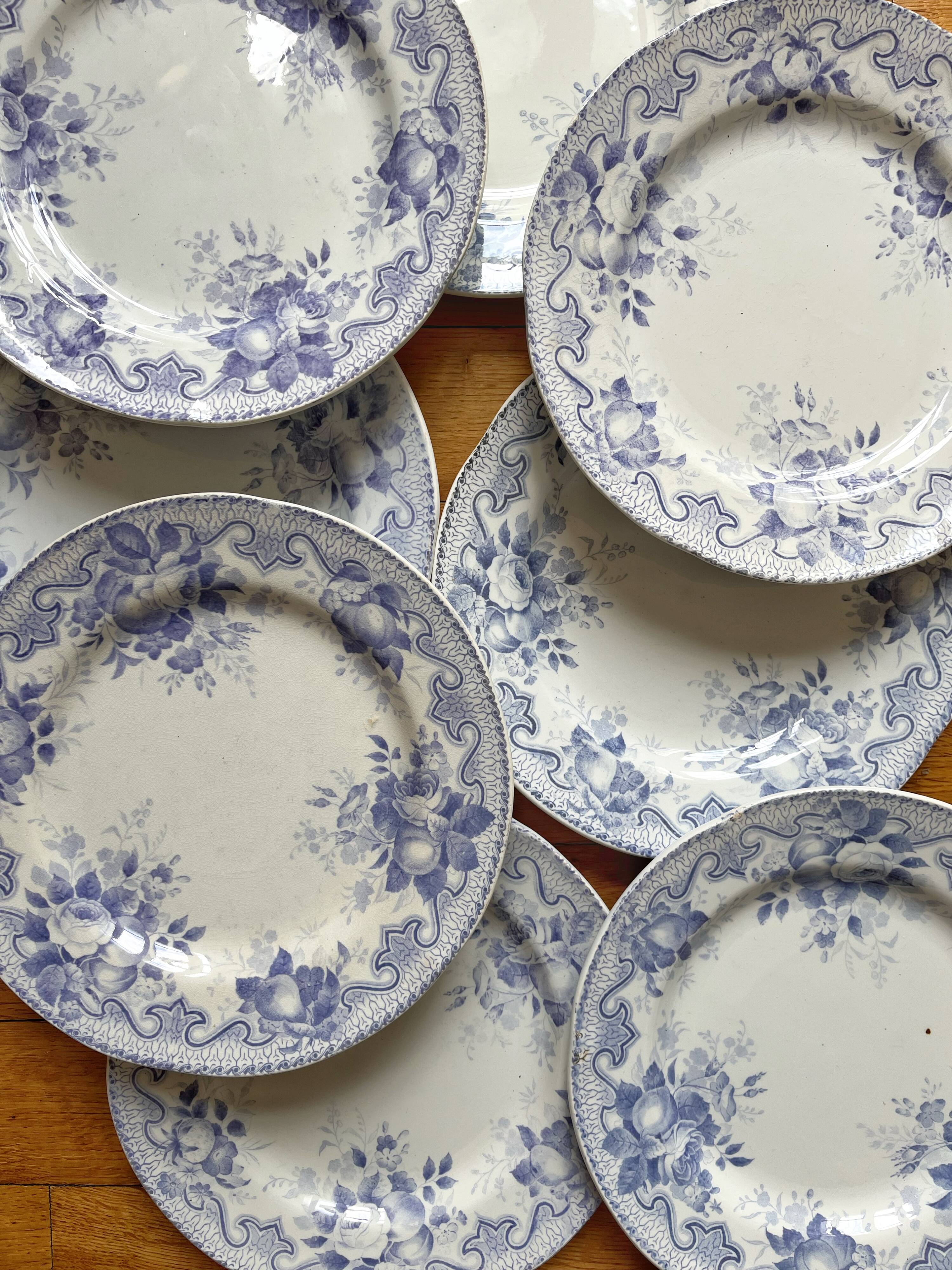 8 flat ironware plates Bouquets, Creil and Montereau late 19th century