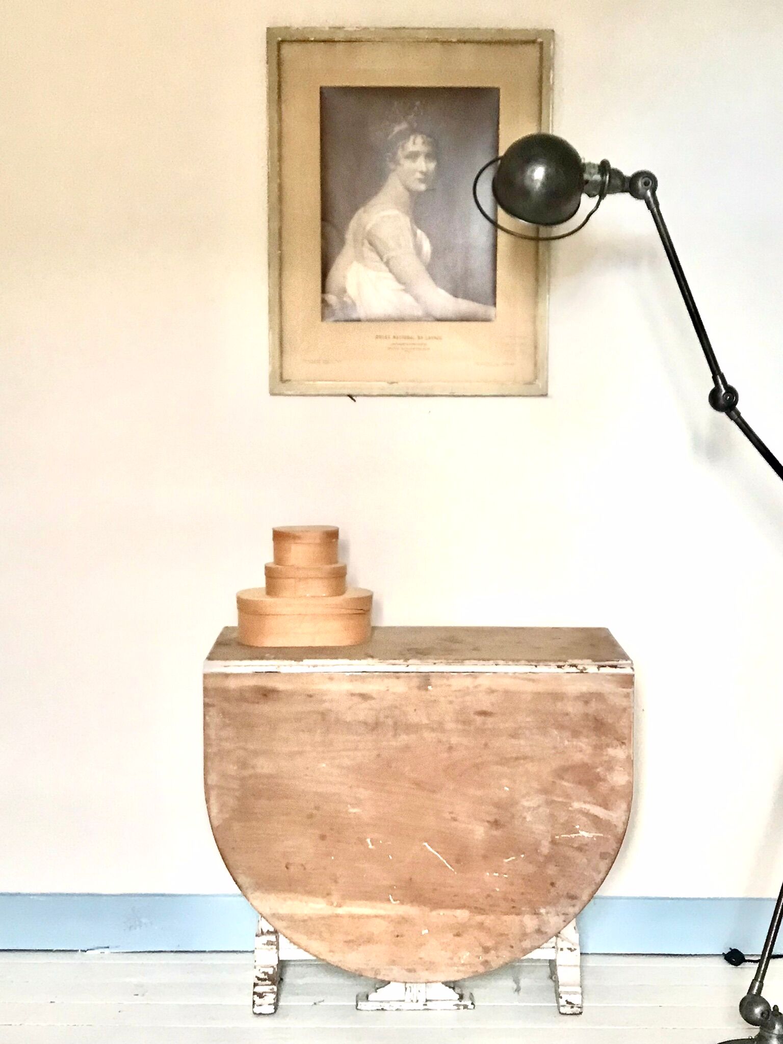 Retractable Napoleon III side table