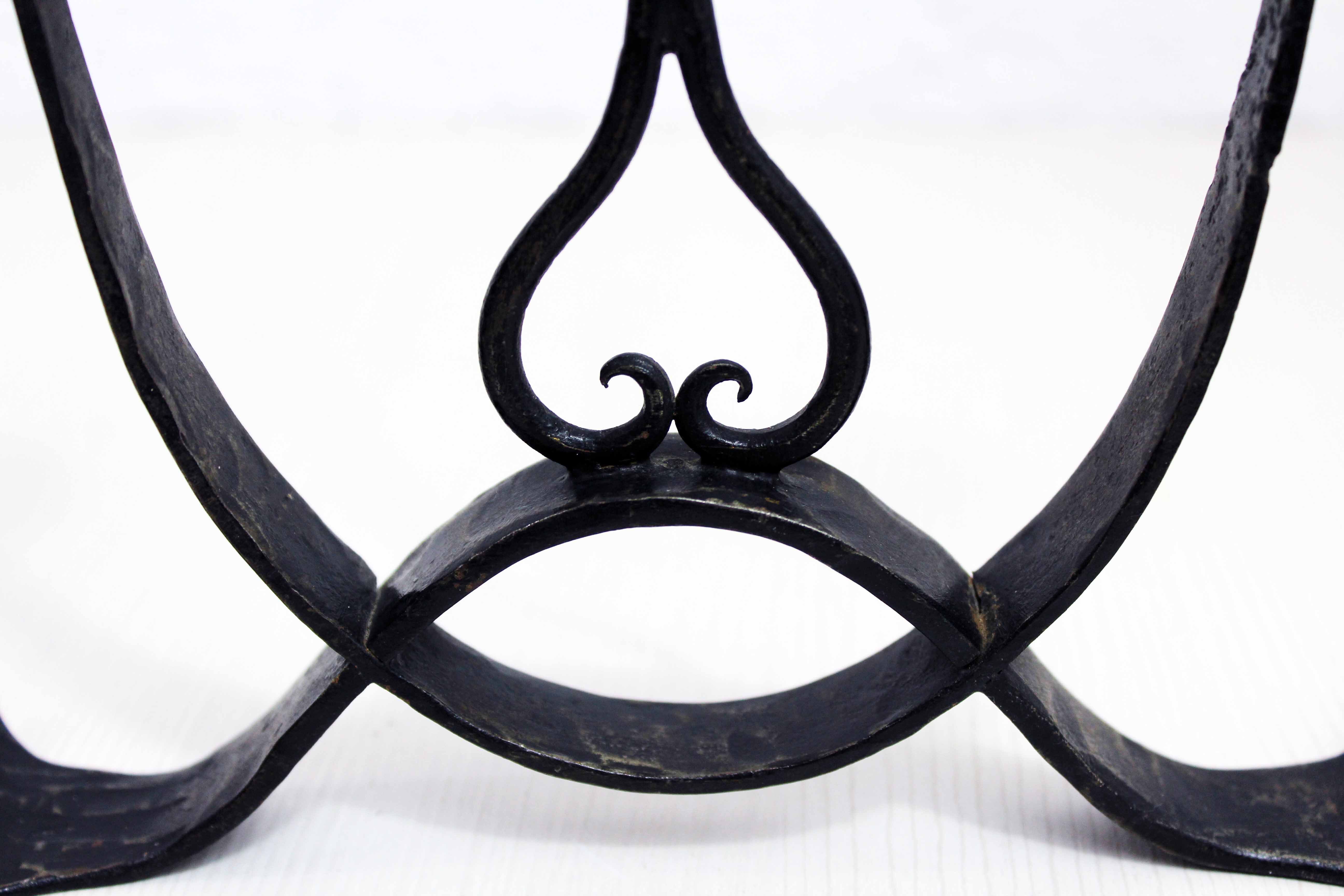 Modernist candle holder