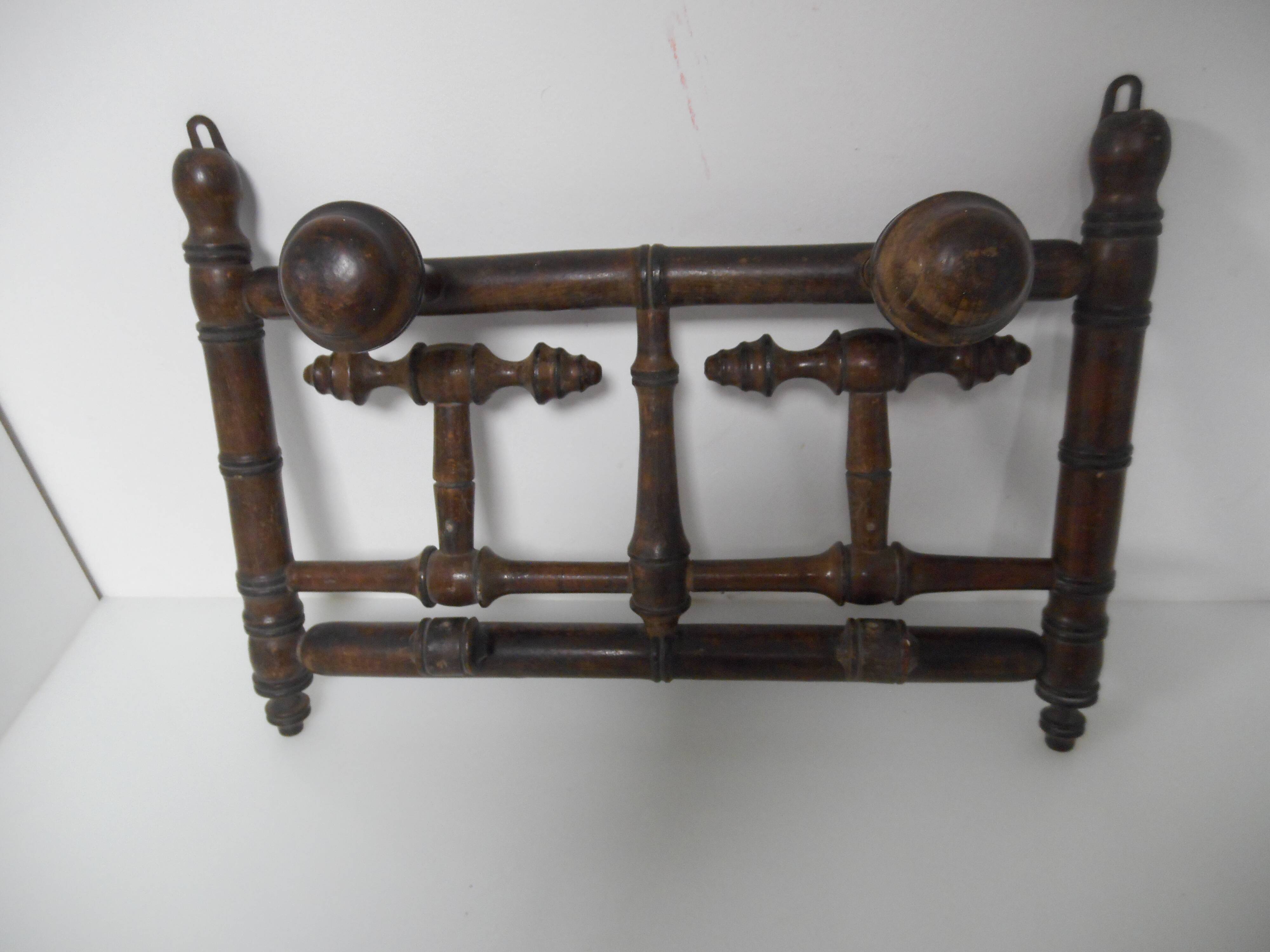 Wearing coat hanger wooden, old bamboo style