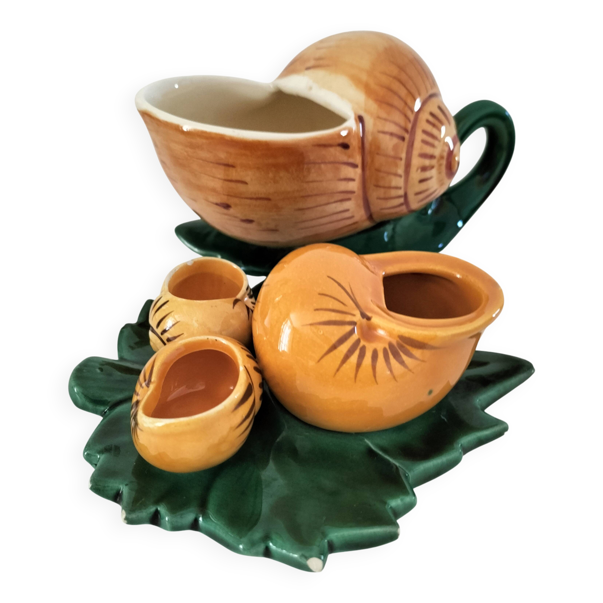 Pair of snail-shaped bowls and their leaf-shaped saucers – 1950s-1960s