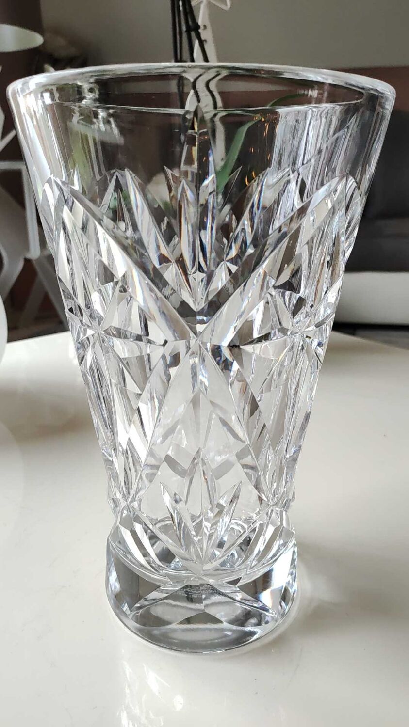 Crystal vase signed Sèvres France, star motifs, crosses, hardwoods