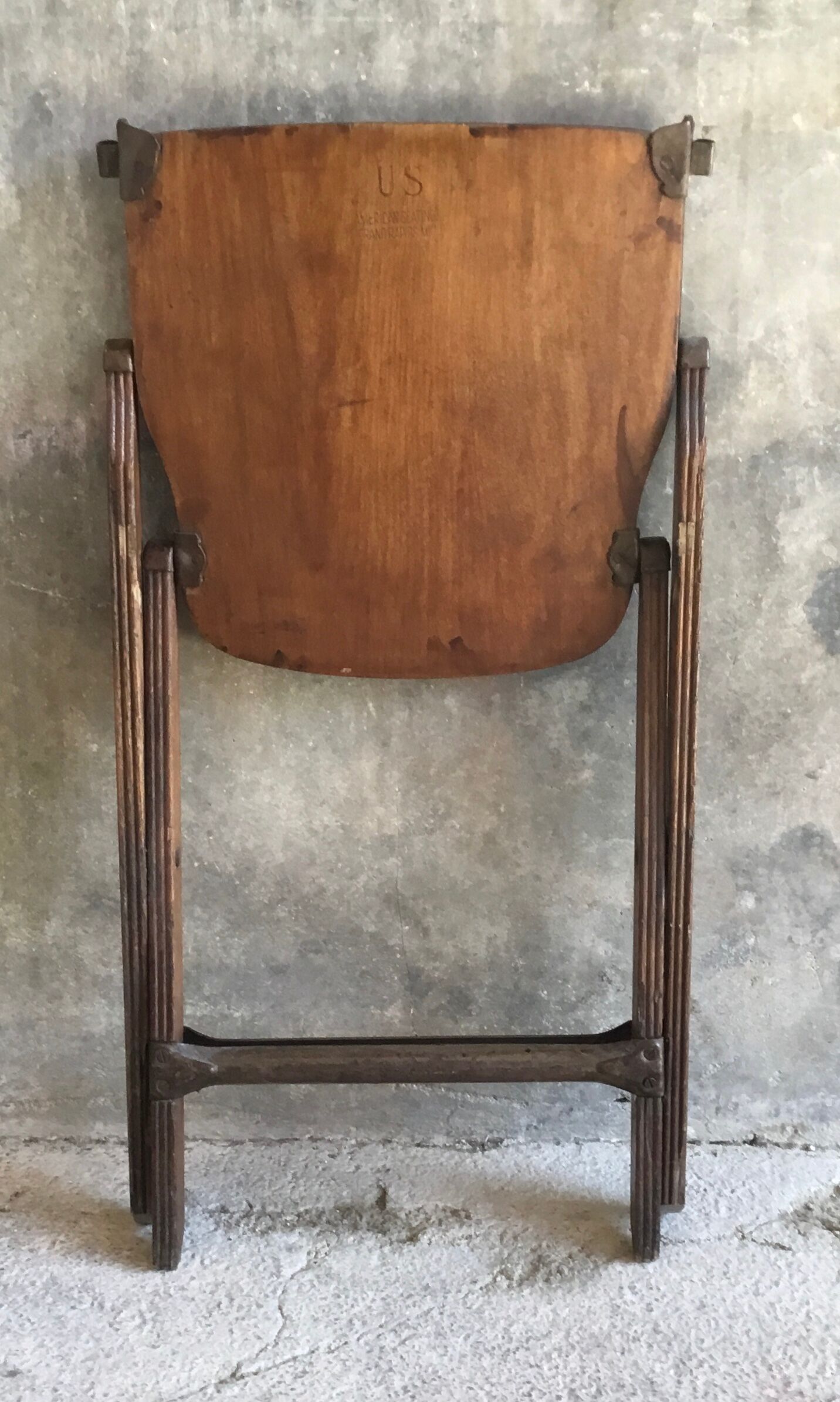 Pair of folding US chairs 2nd World War American Seating co Grand Rapids - 1940