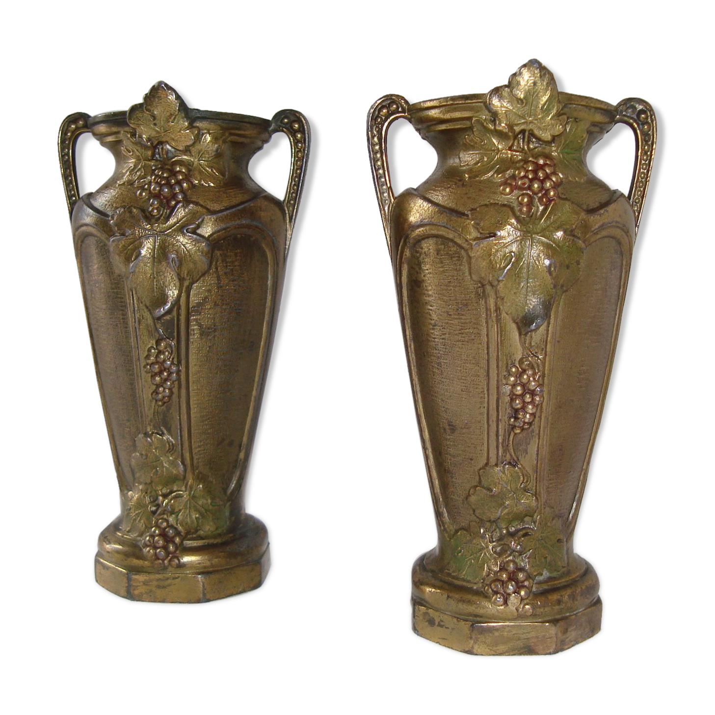 Paire de petits vases en fonte motifs raisins vignes france vintage art nouveau