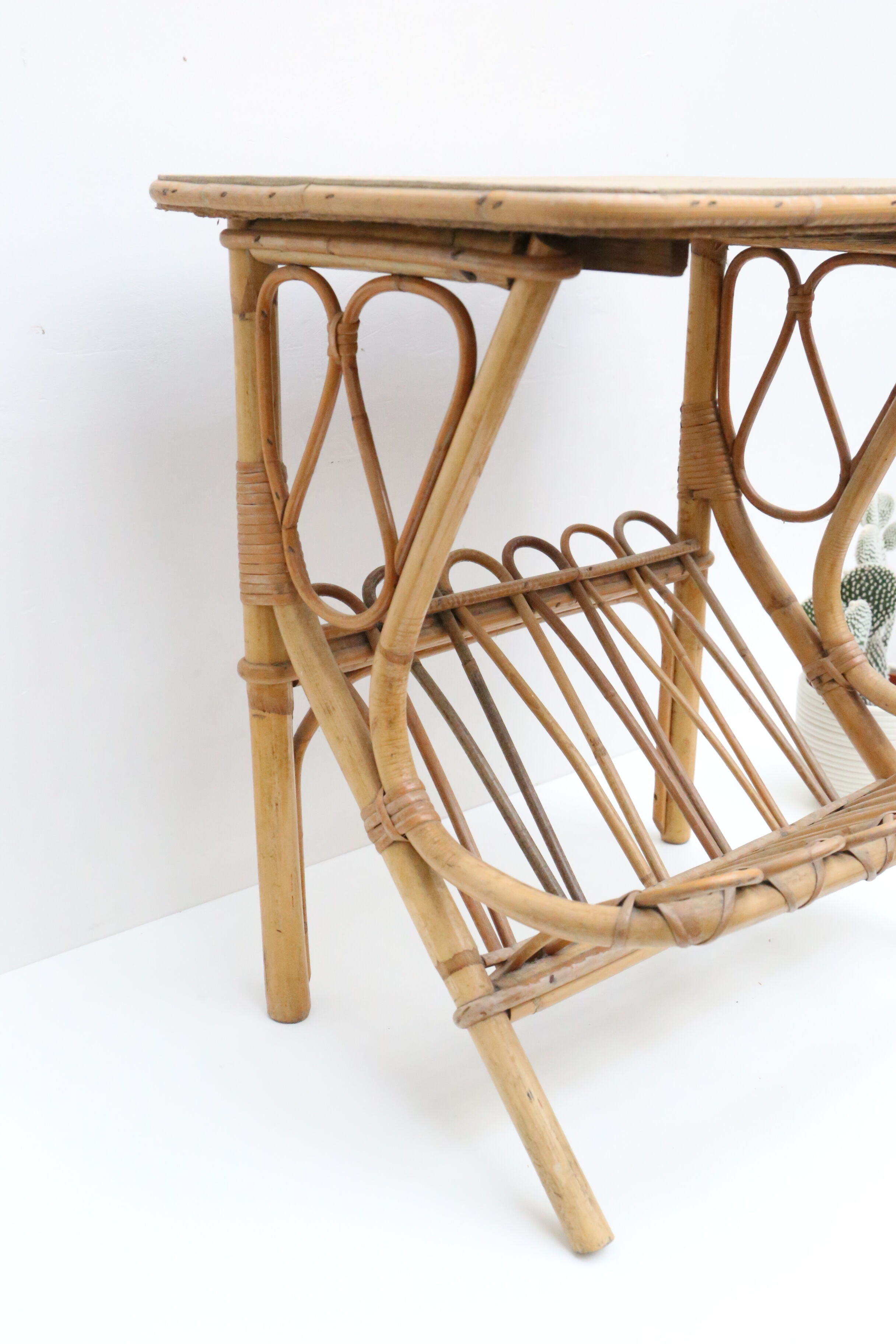 Side table in rattan