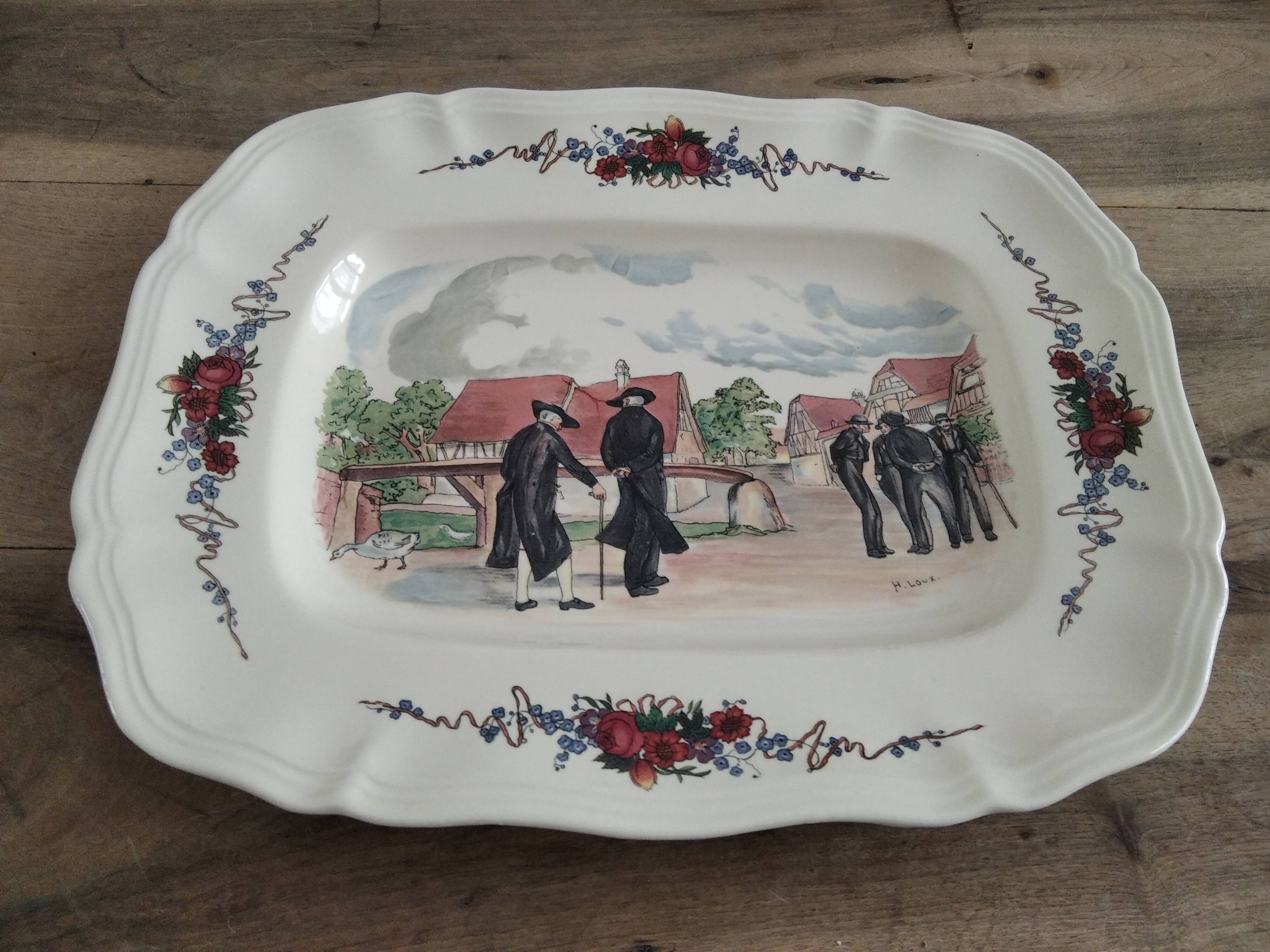 Obernai décor service dish by Henri Loux
