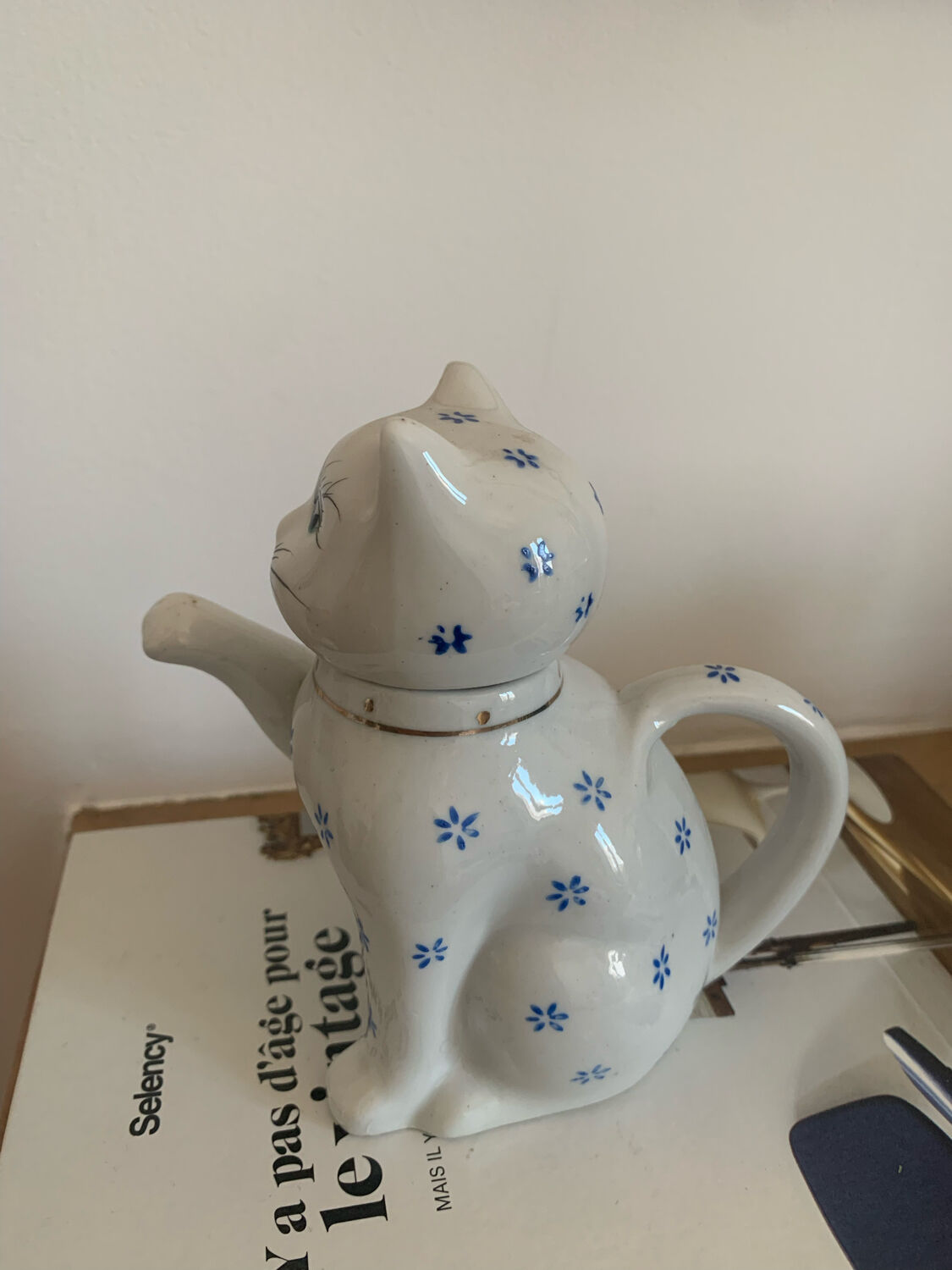 Milk jug or small tea vintage cat