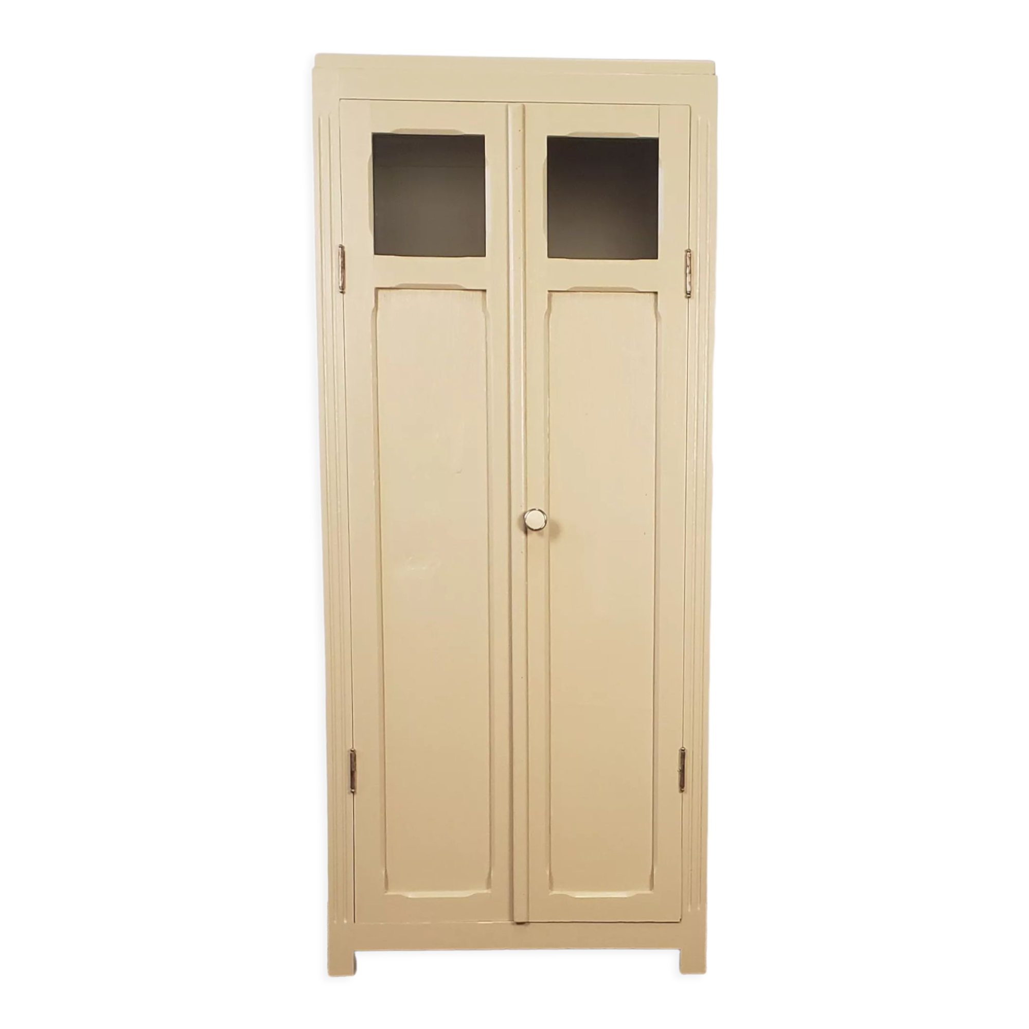 Glazed Parisian wardrobe