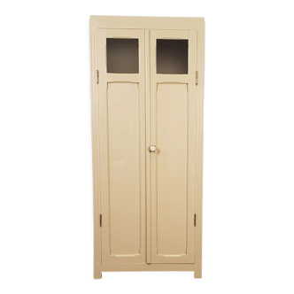 Armoire parisienne vitrée