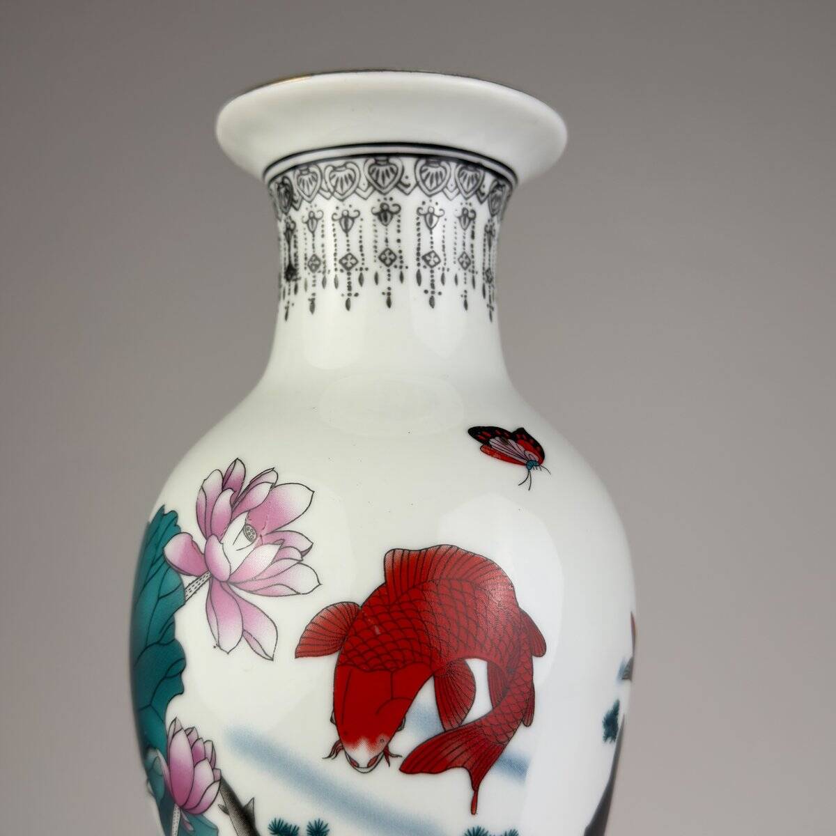 Vintage Chinese export porcelain vase, China, 1970s