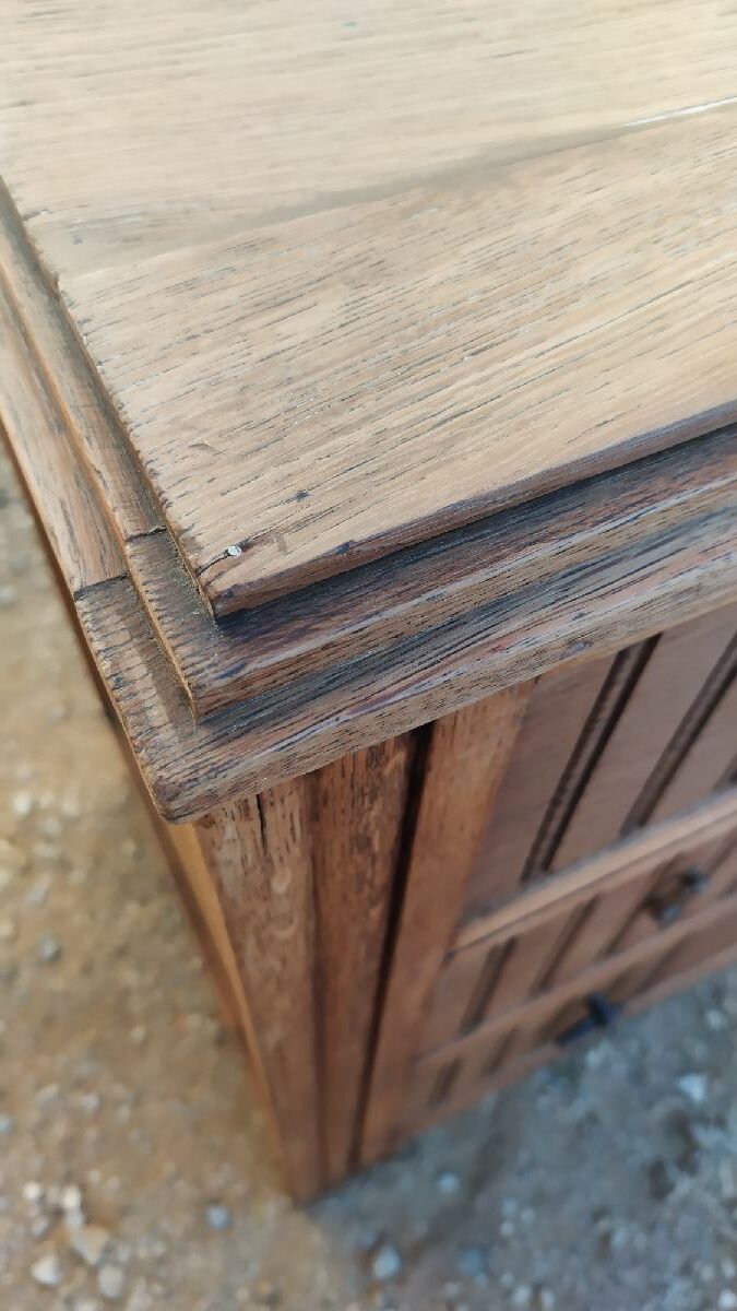 Antique chest of drawers