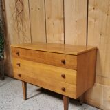 Oak chest of drawers