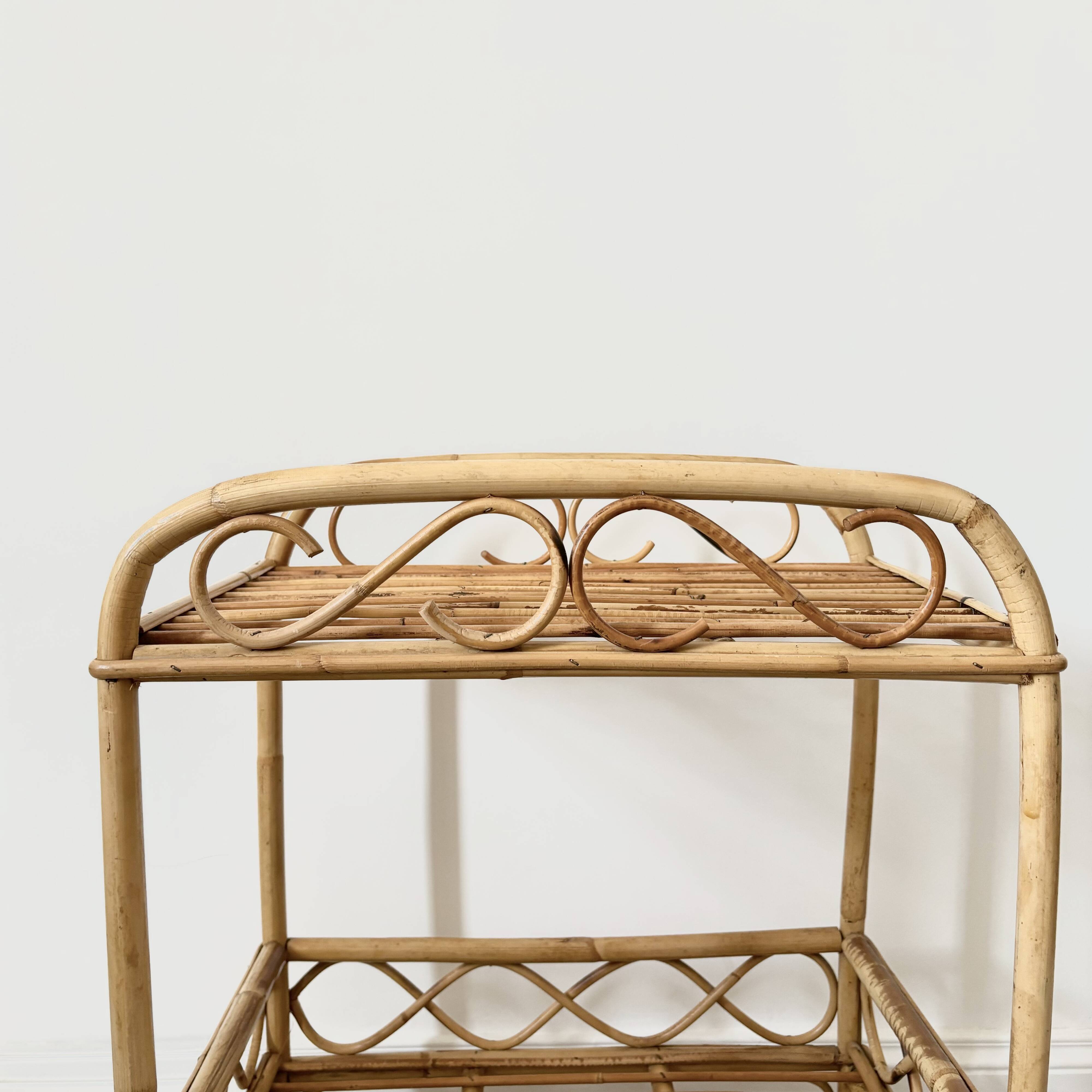 Vintage rattan server