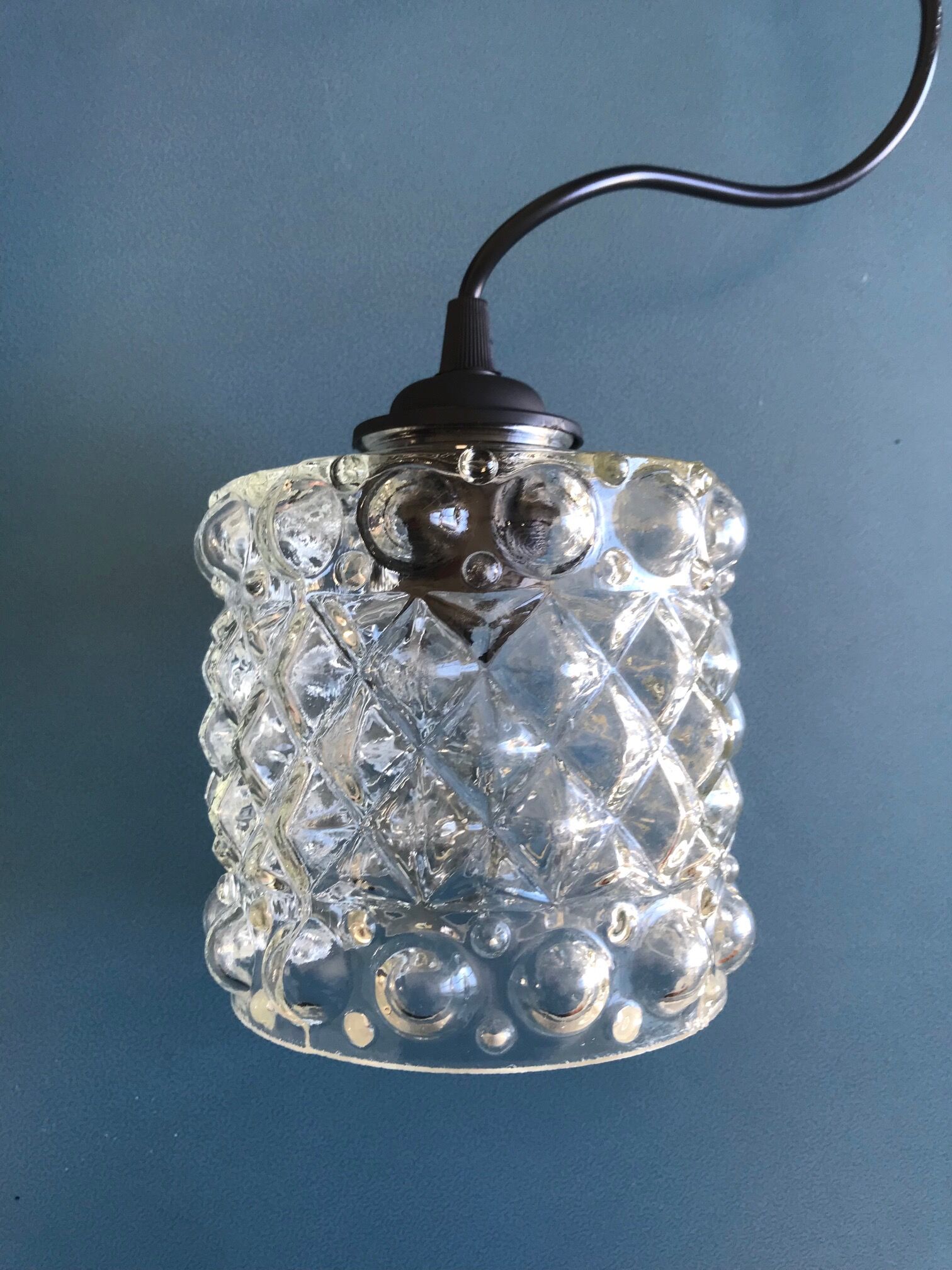 Molded glass suspension