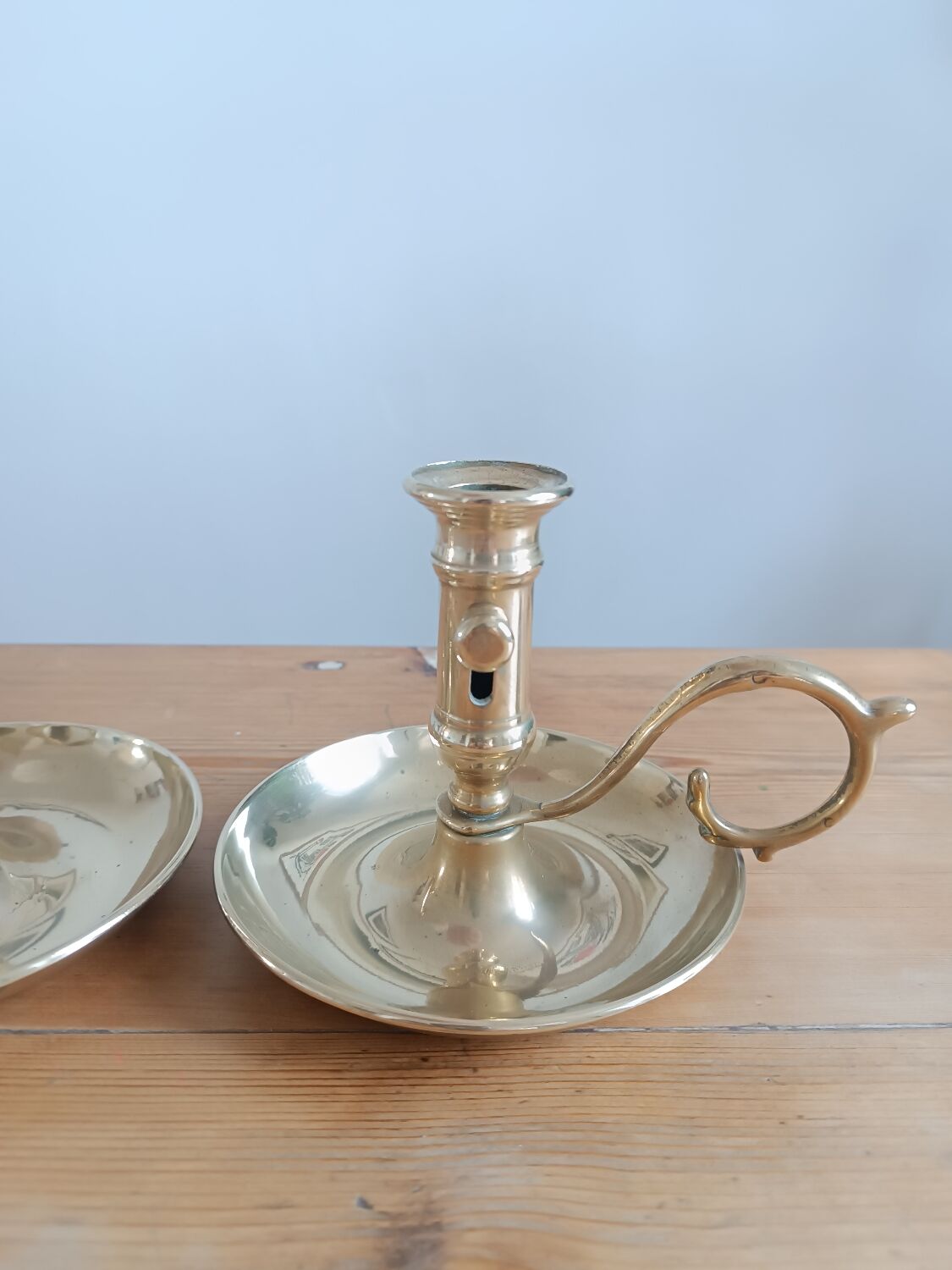 Duo of candlesticks 'cellar rat' in gilded brass