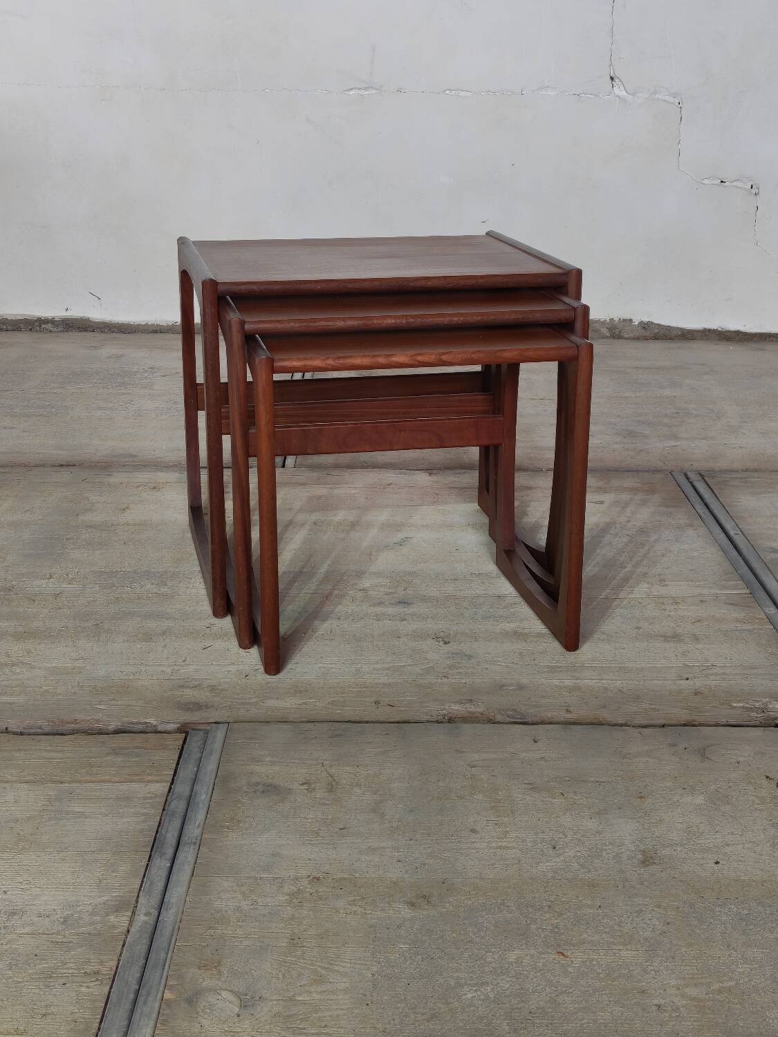Tables gigognes scandinave