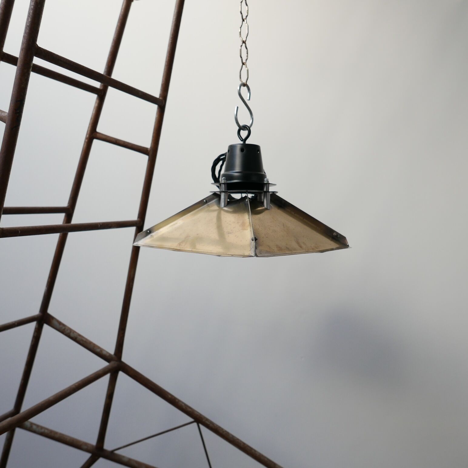 Brass reflector industrial pendant light