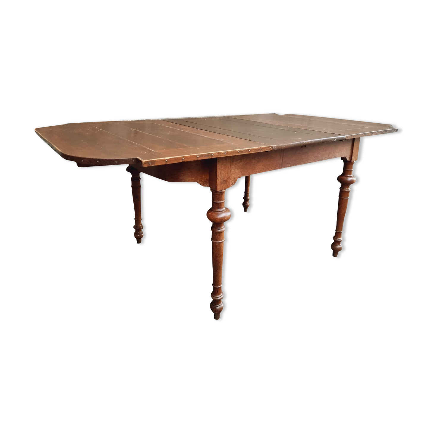Antique extendable diningtable