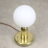 Lampe de table vintage en laiton et opaline, Italie 1970