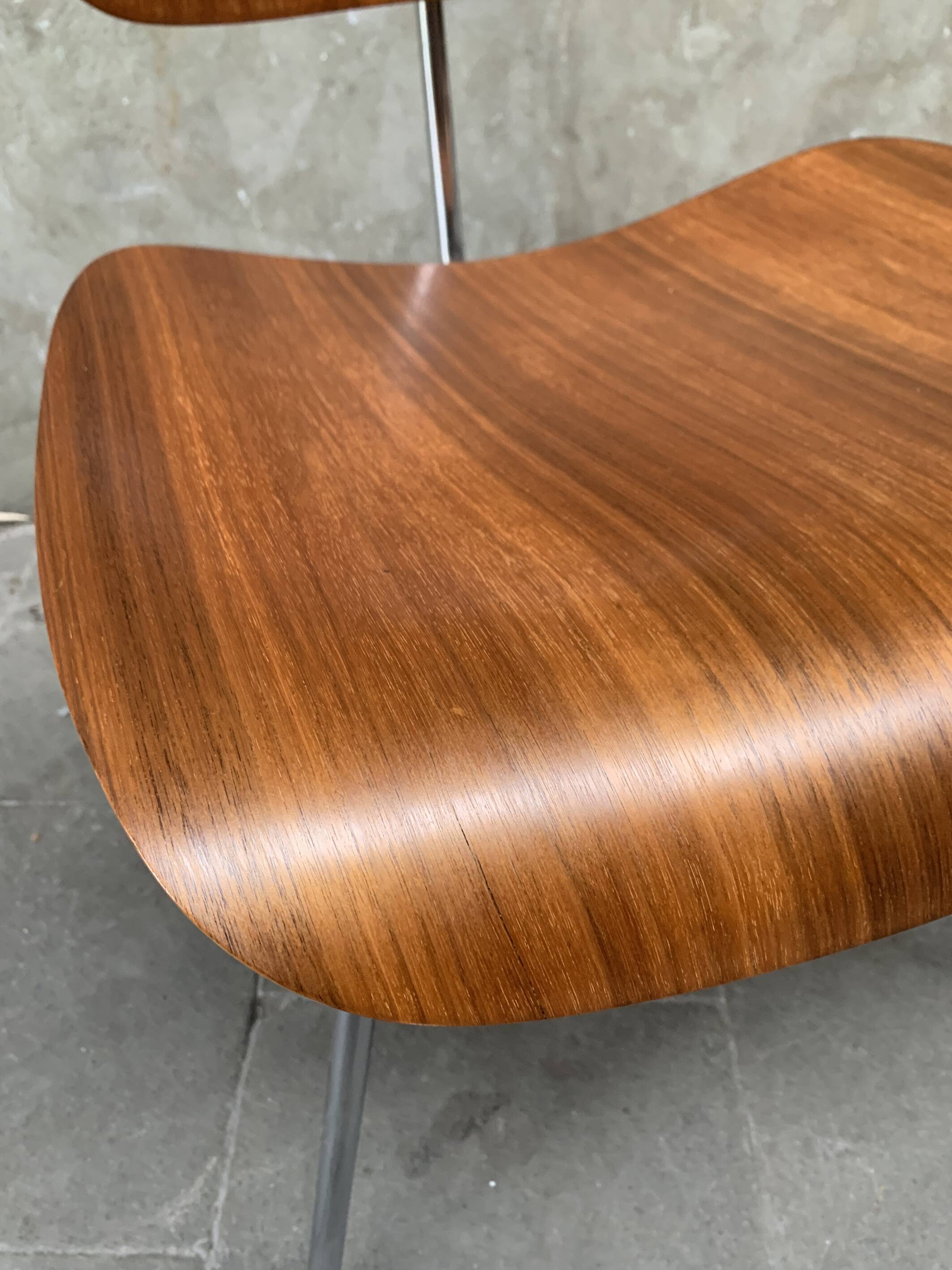 Chaises DCM Noyer Ray & Charles Eames Dining Chair Metal Herman Miller