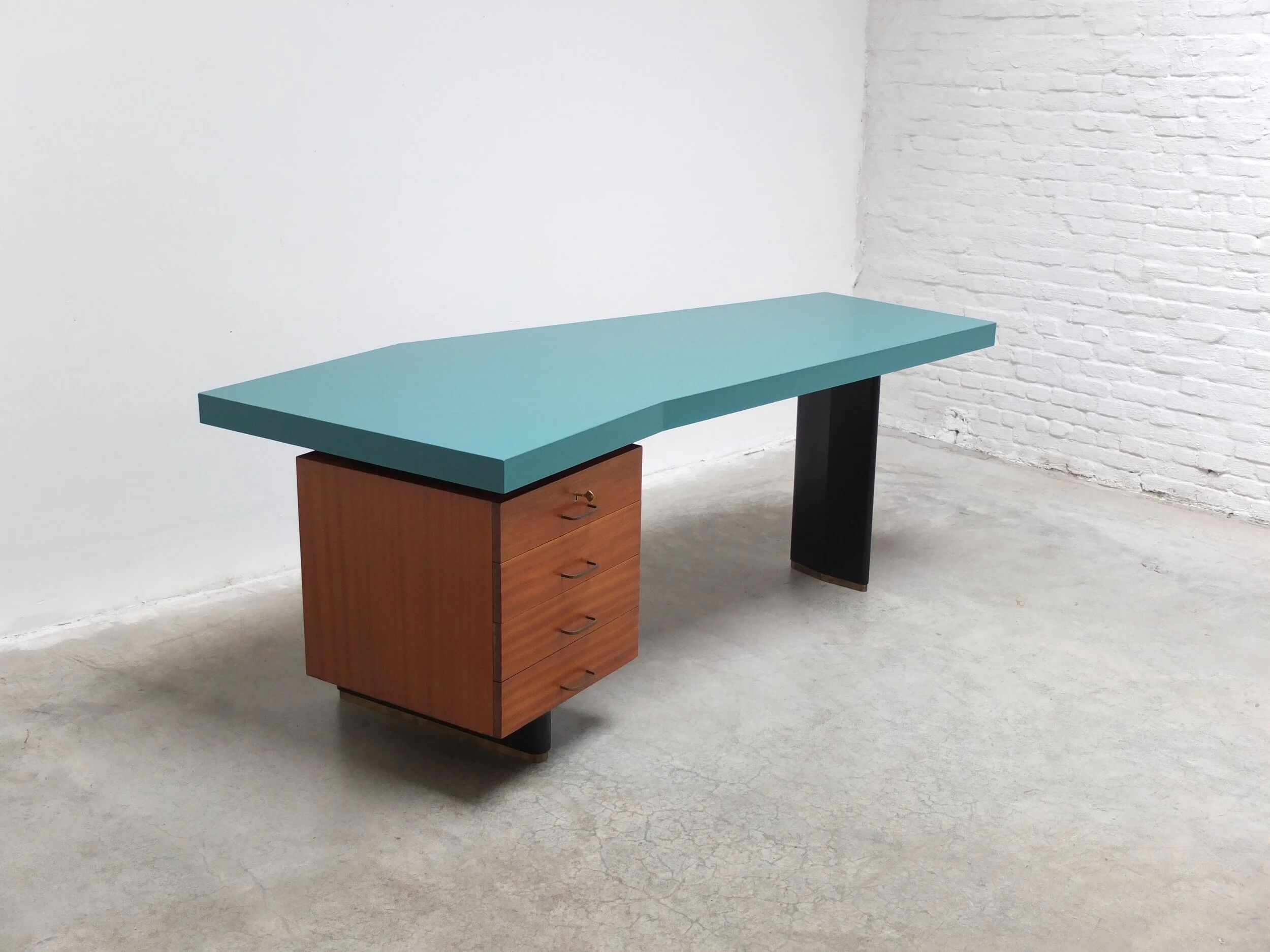 'Boomerang' ultra-rare desk by Jos De Mey for Van Den Berghe-Pauvers, 1960s.