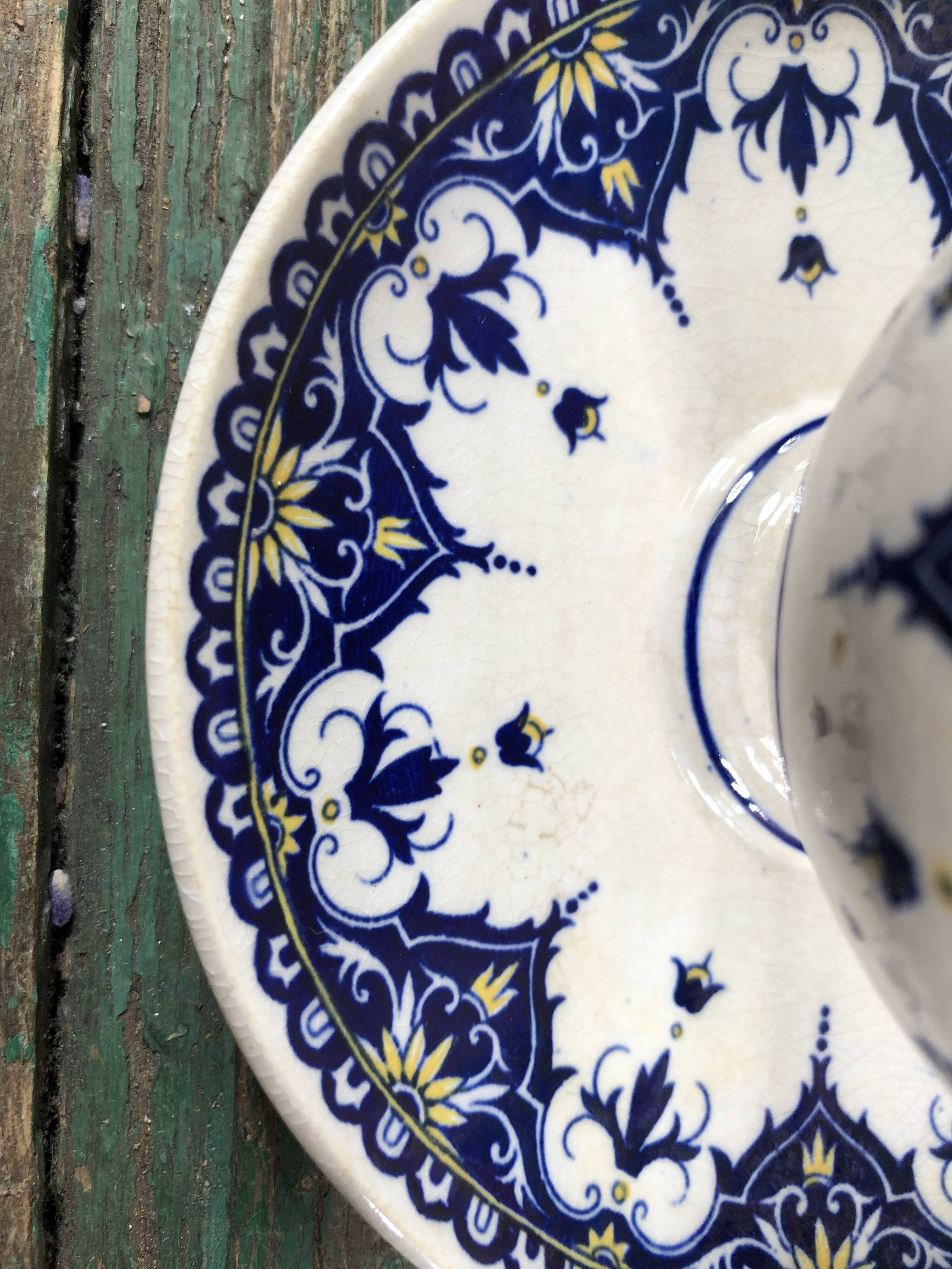 Saucière Sarreguemines modele Cluny décor arabesque bleue