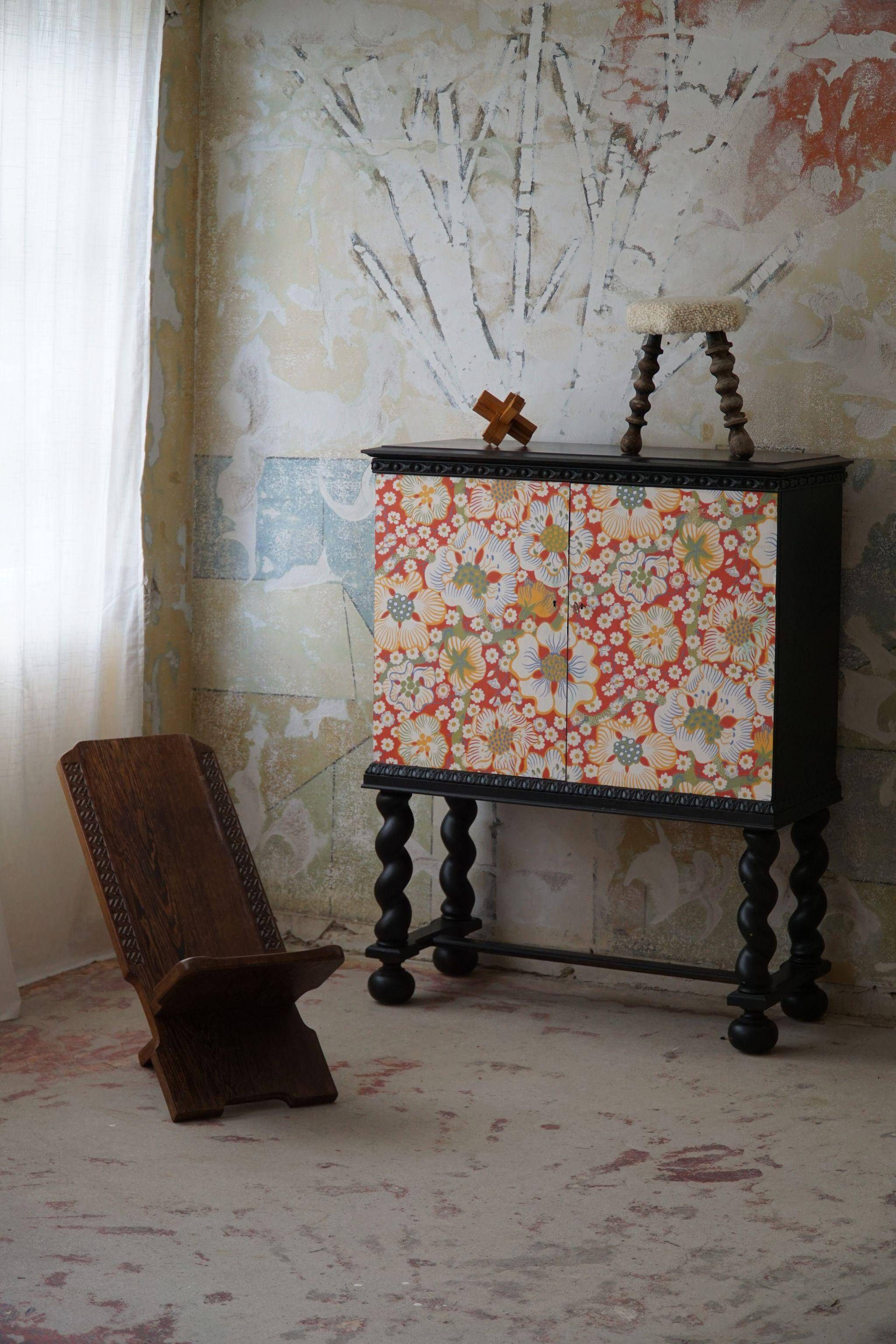 Hand-carved rustic African tribal folding chair, Wabi Sabi, 1970s
