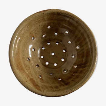 Let-up bowls in country sandstone