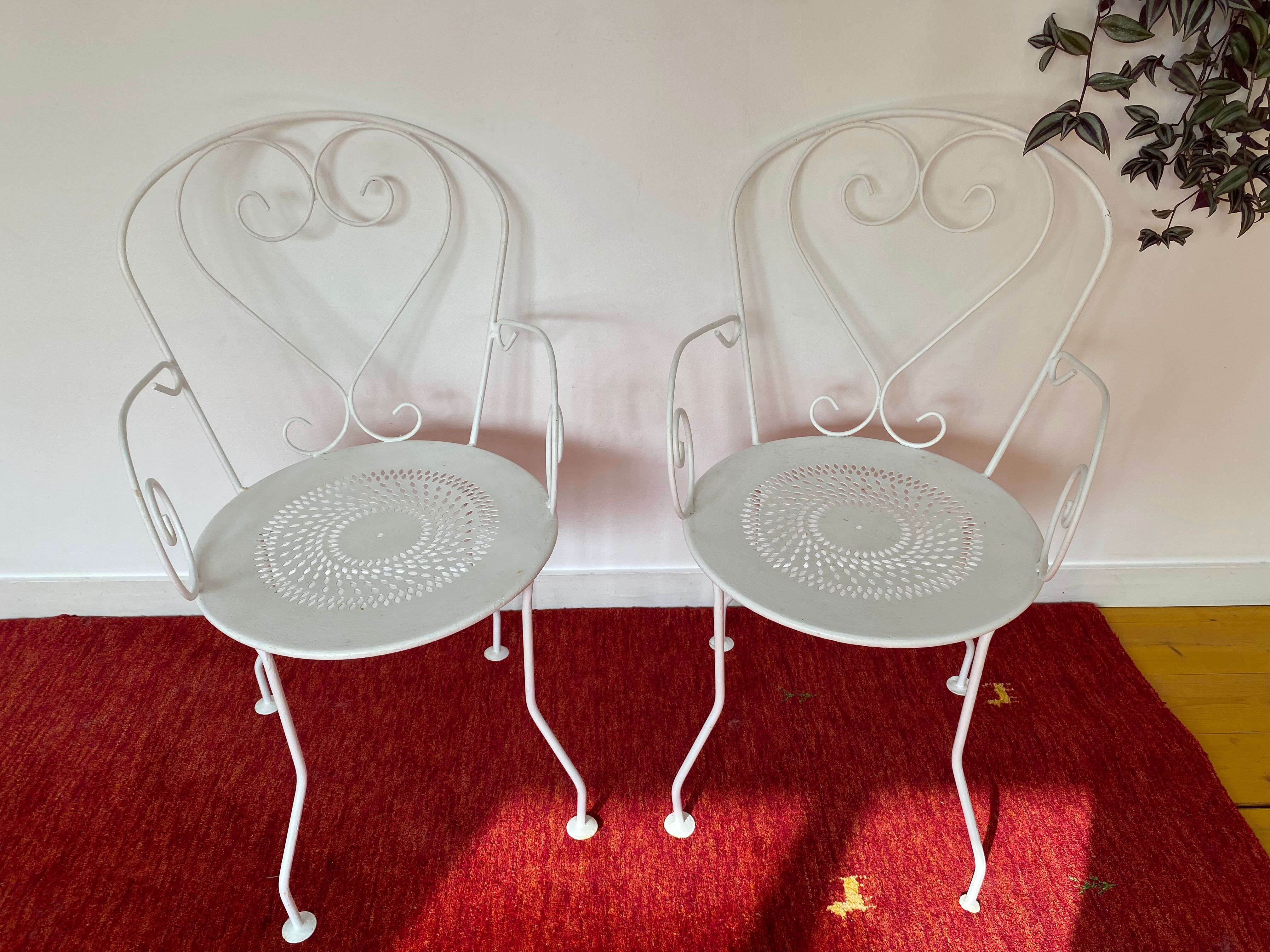 Lot de 2 anciens fauteuils de jardin en fer forgé