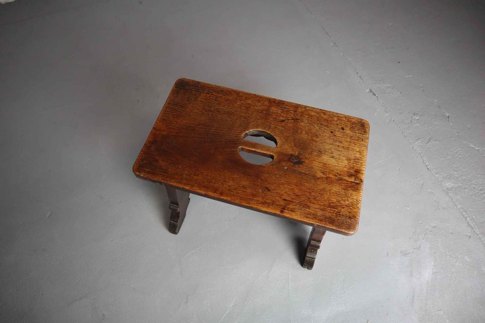 XIXth cnetury Gothic revival oak stool