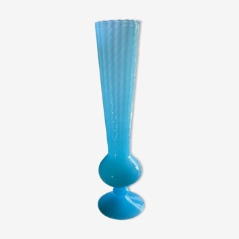 Vase en opaline bleu turquoise