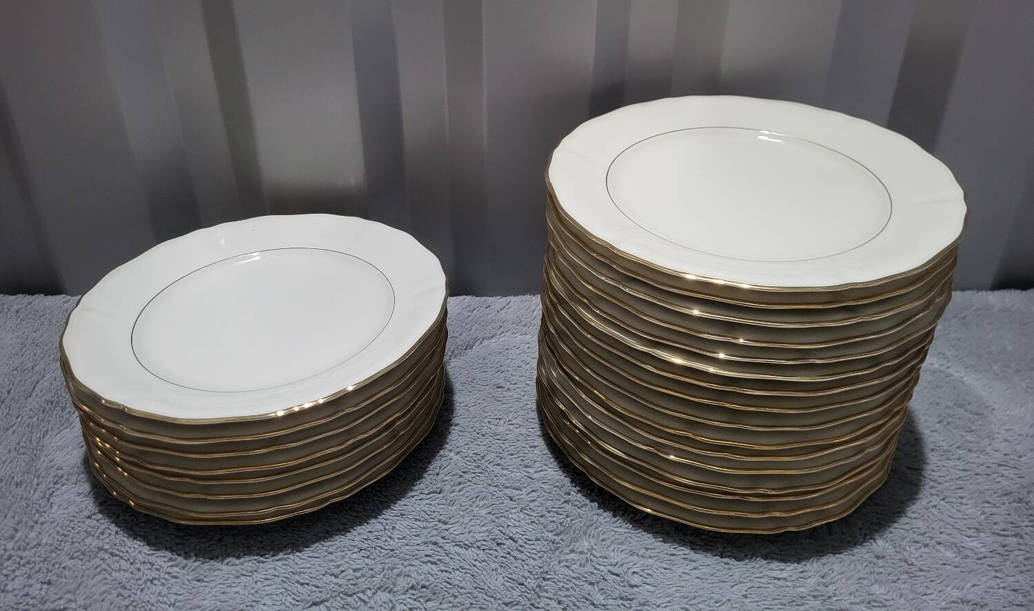 67-piece Bavarian porcelain dinnerware set