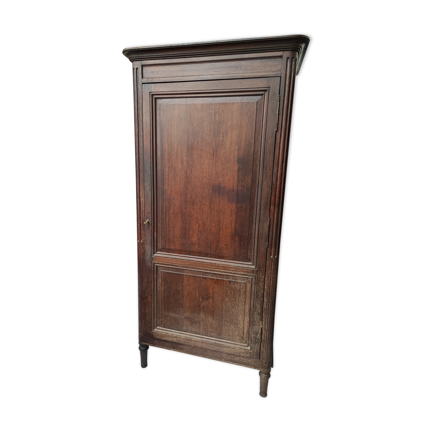 Bonnetière man standing cabinet a door