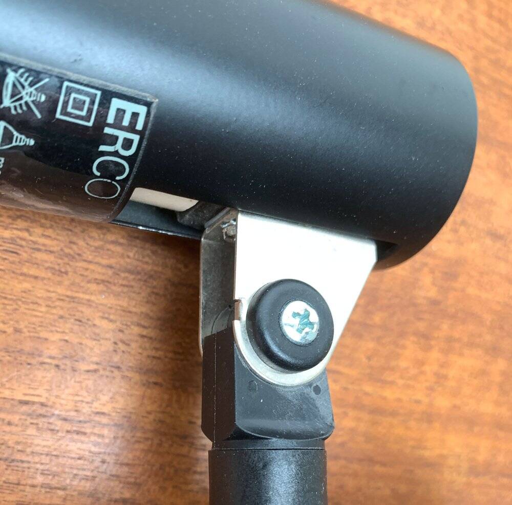 Minimalist postmodern clamp lamp by Erco, 1980s.