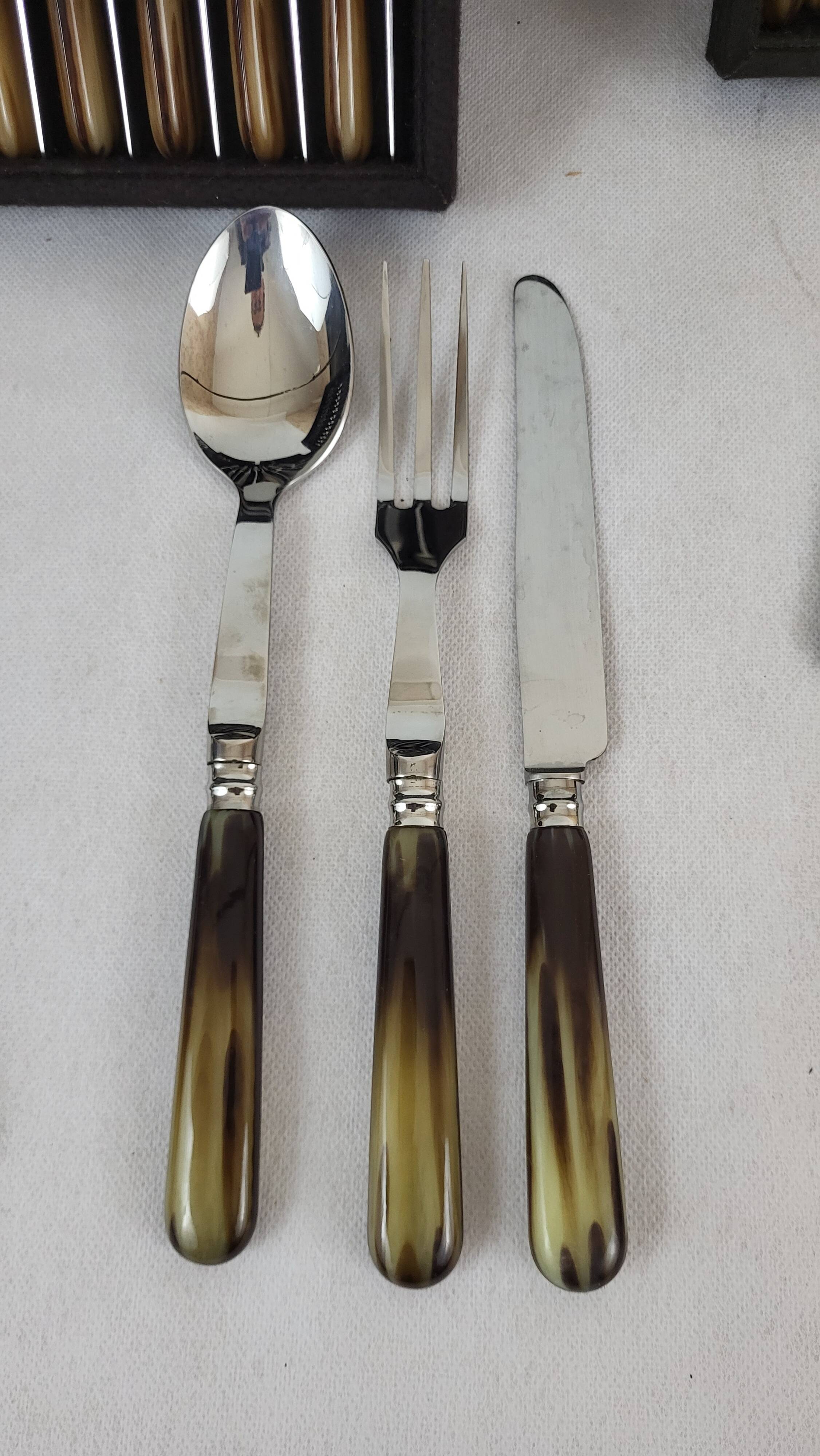105 piece cutlery set