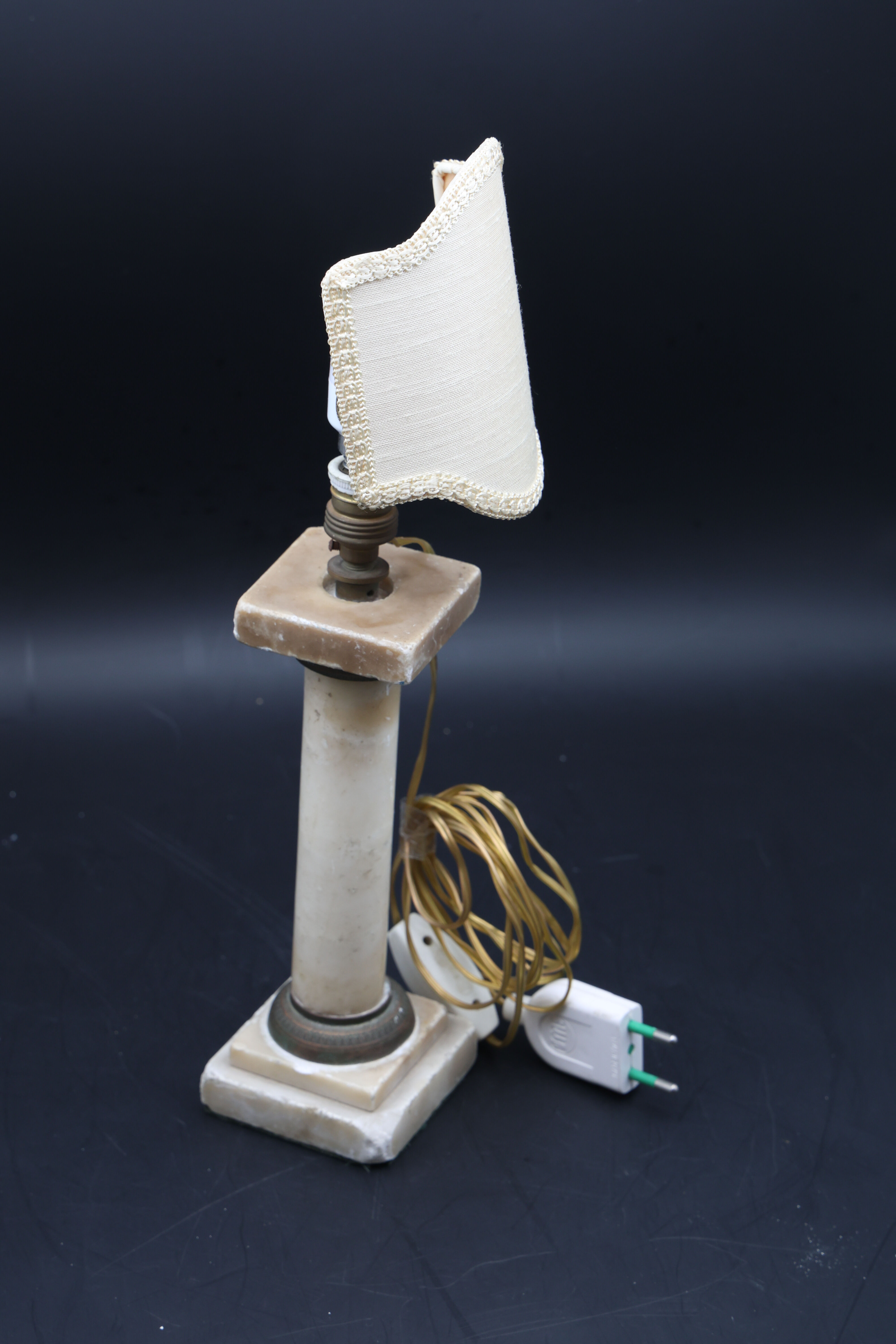 Vintage Art Decò Alabaster Table Lamp