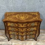 Louis XV style curved chest of drawers of Dutch origin in marquetry