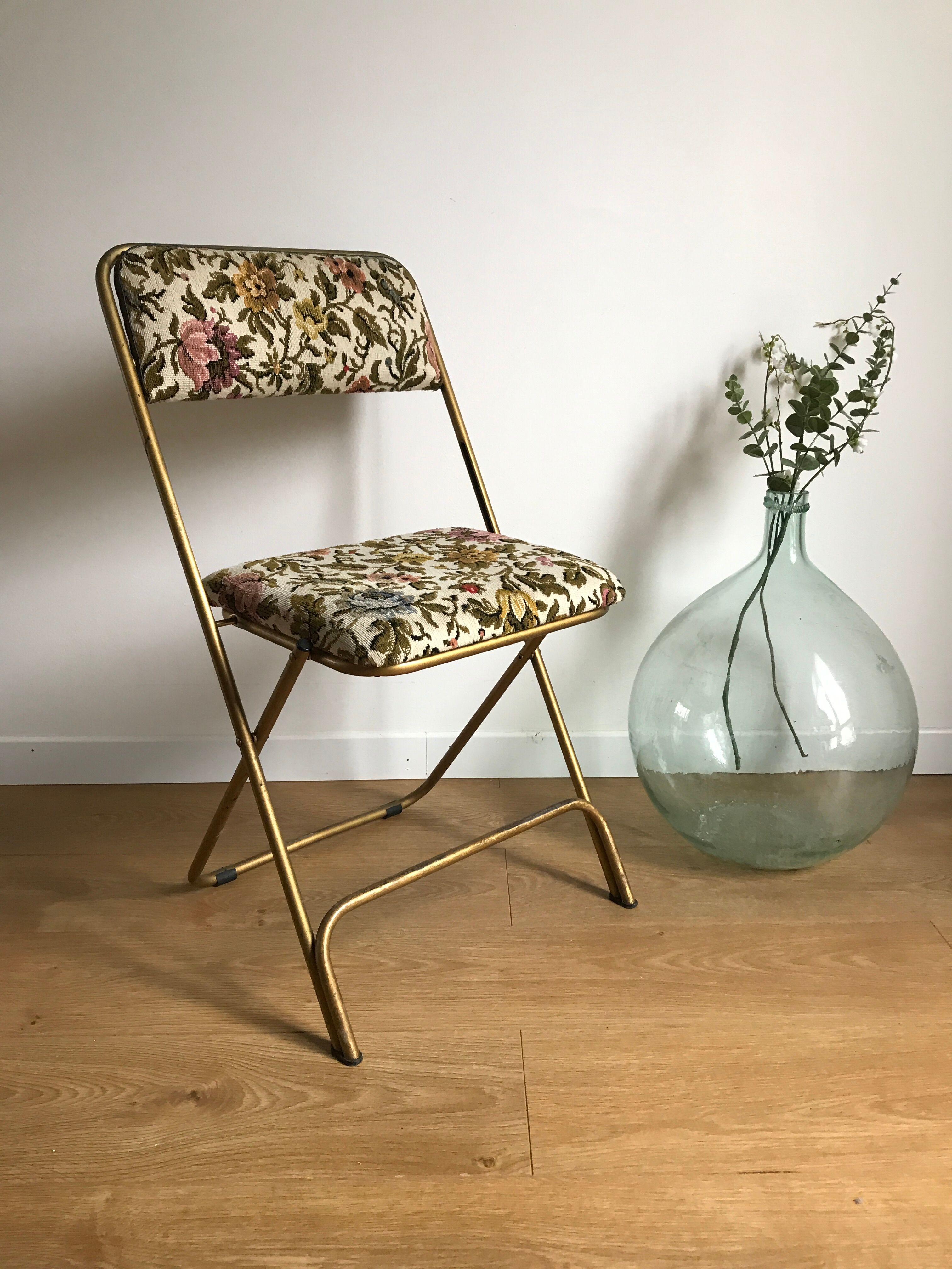 Chaise pliante vintage lafuma chantazur au tissu brodé fleuri