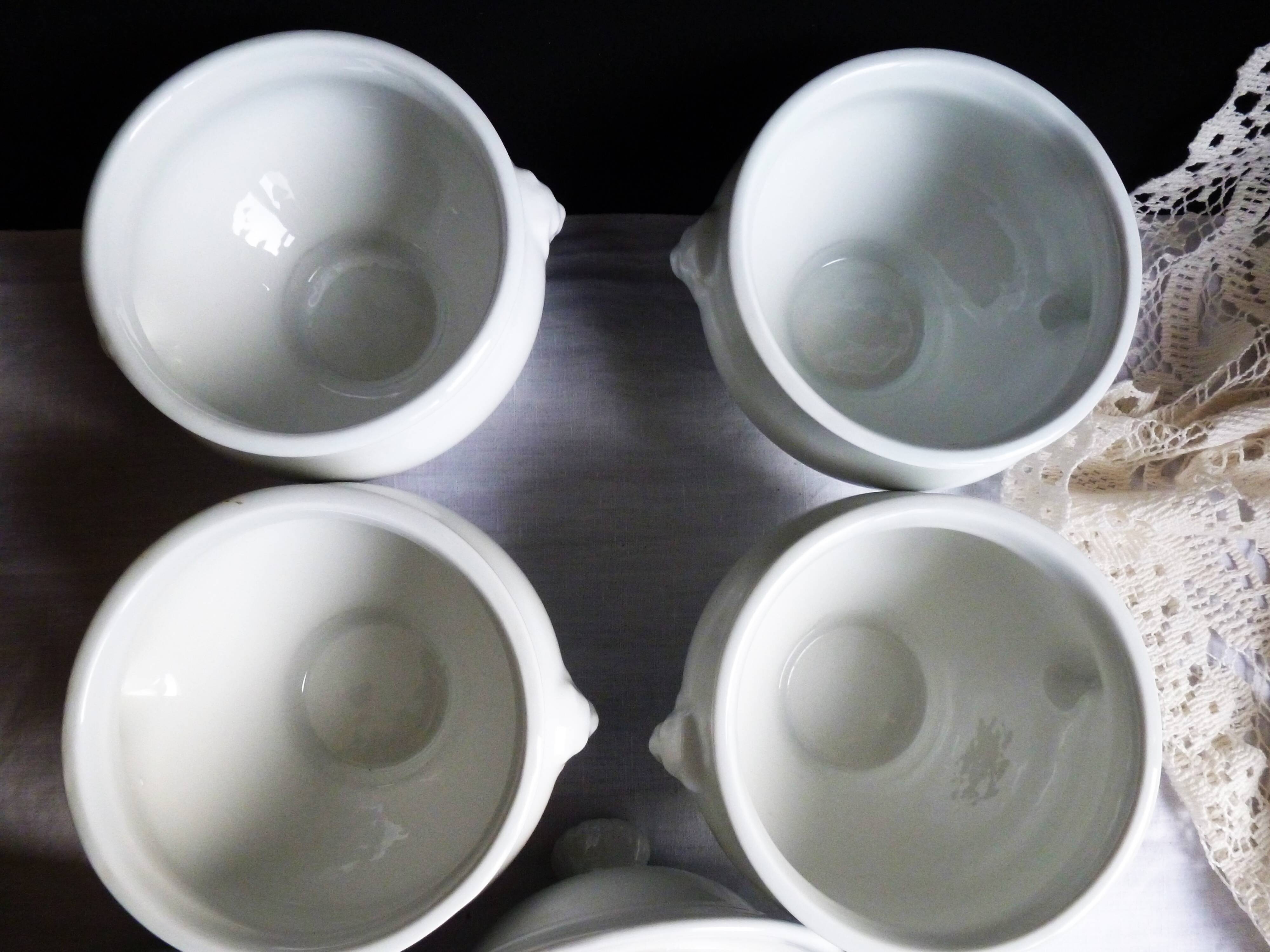 White onion soup bowls with lids, French soup bowls.