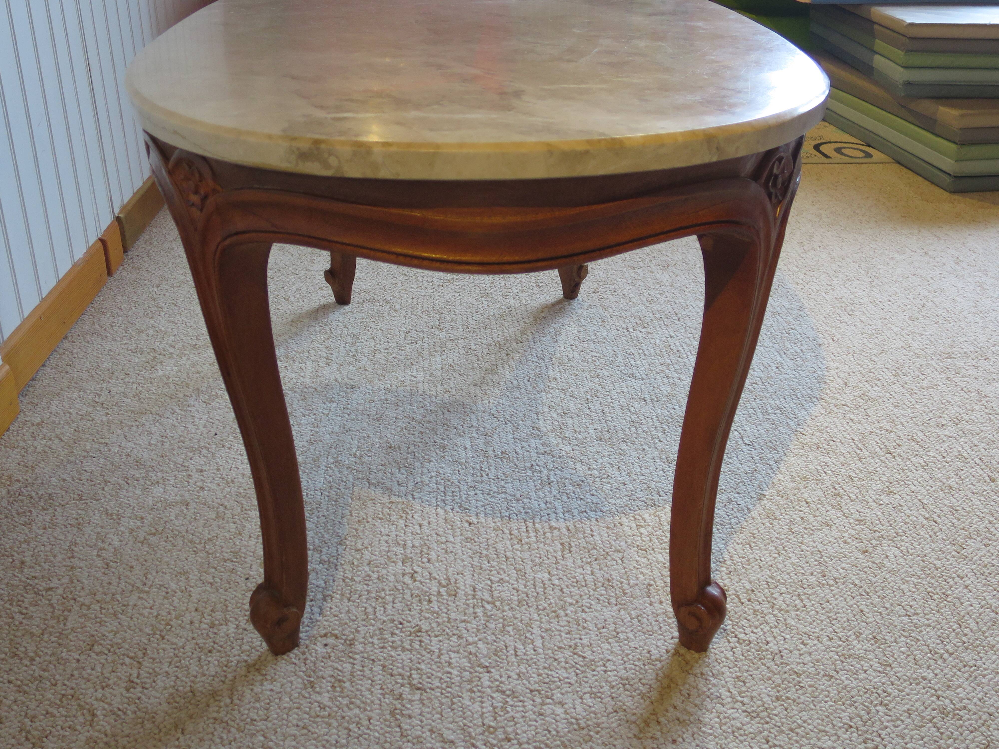 Oval coffee table - carved wood - white veined marble - Regency / Louis XV style