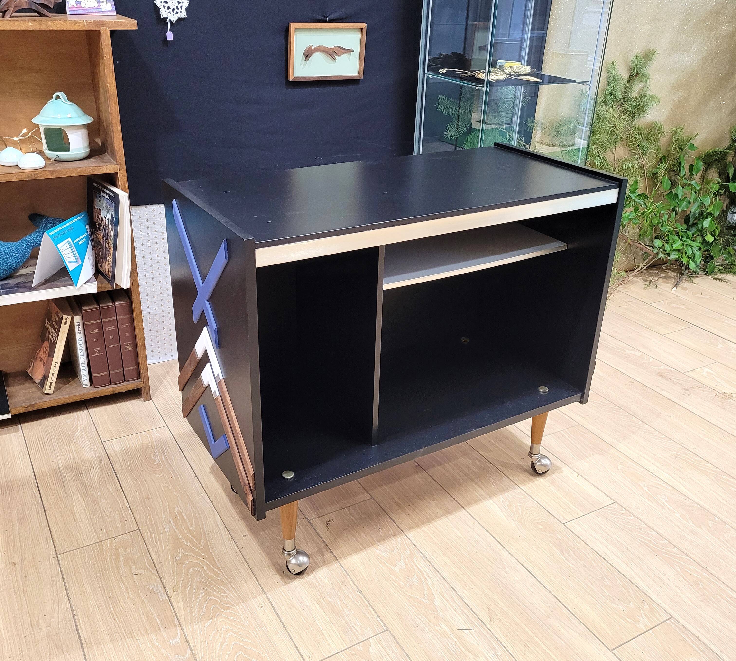 Vinyl furniture on wheels